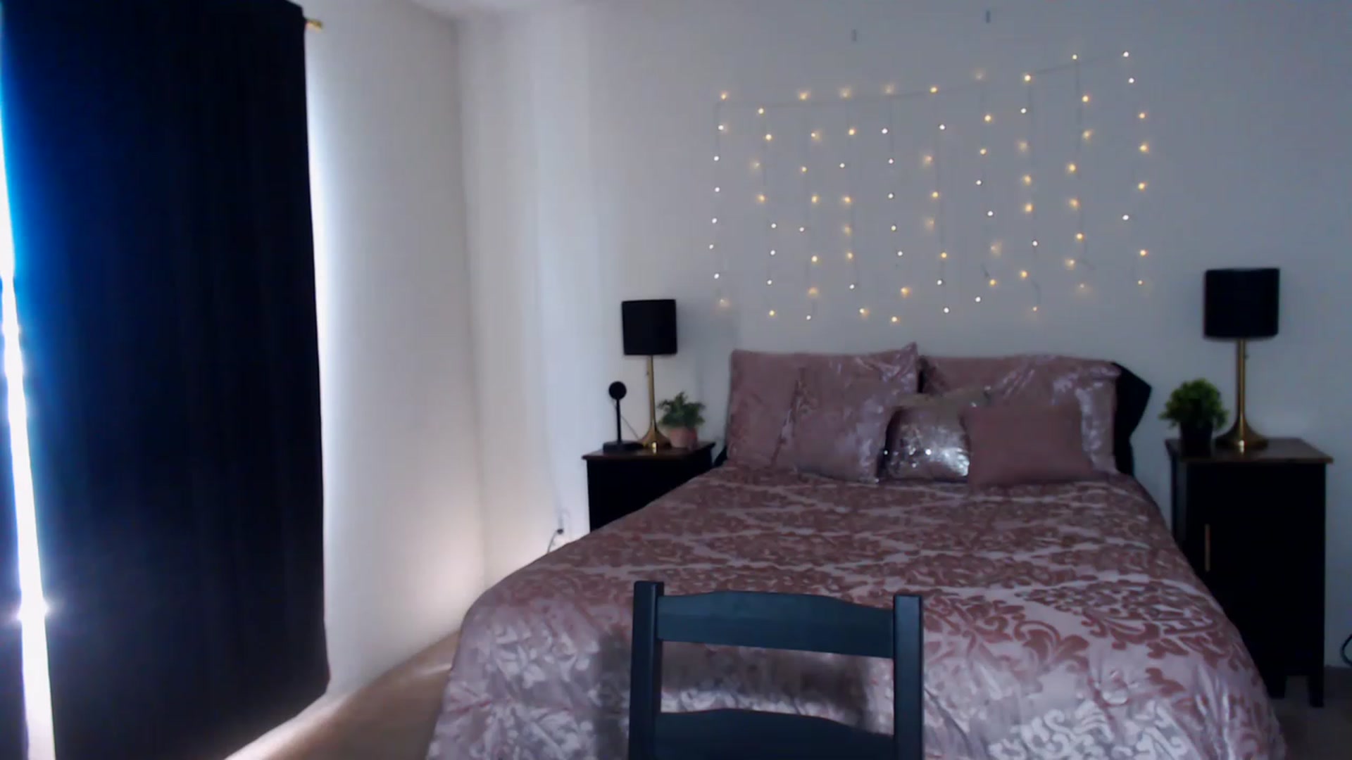 Gallery image thumbnail from Jeselle_Vega's myfreecams stream on, 02/27/2023, 18:40 image 15 of 20