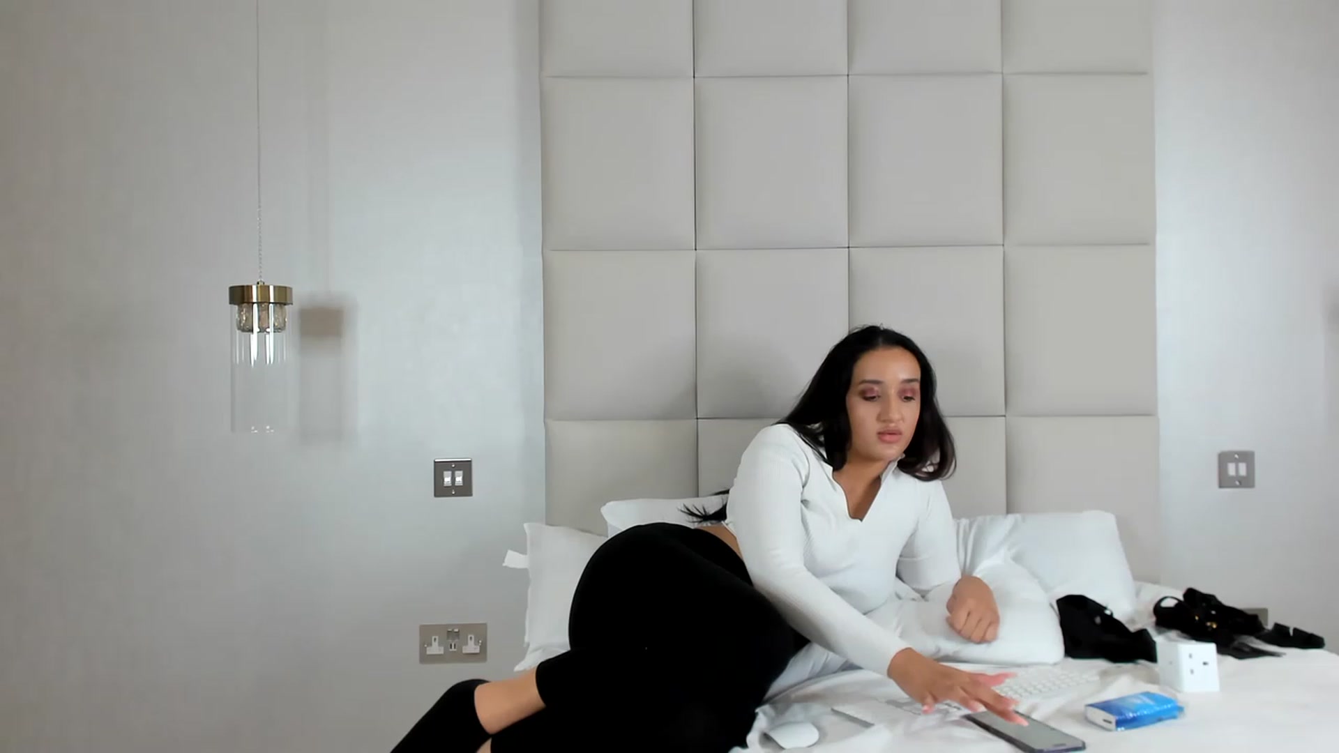 Gallery image thumbnail from JesicaCoper's myfreecams stream on, 02/15/2023, 22:25 image 6 of 20