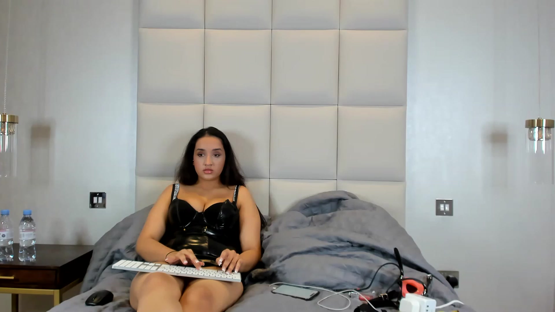 Gallery image thumbnail from JesicaCoper's myfreecams stream on, 02/25/2023, 15:12 image 14 of 20