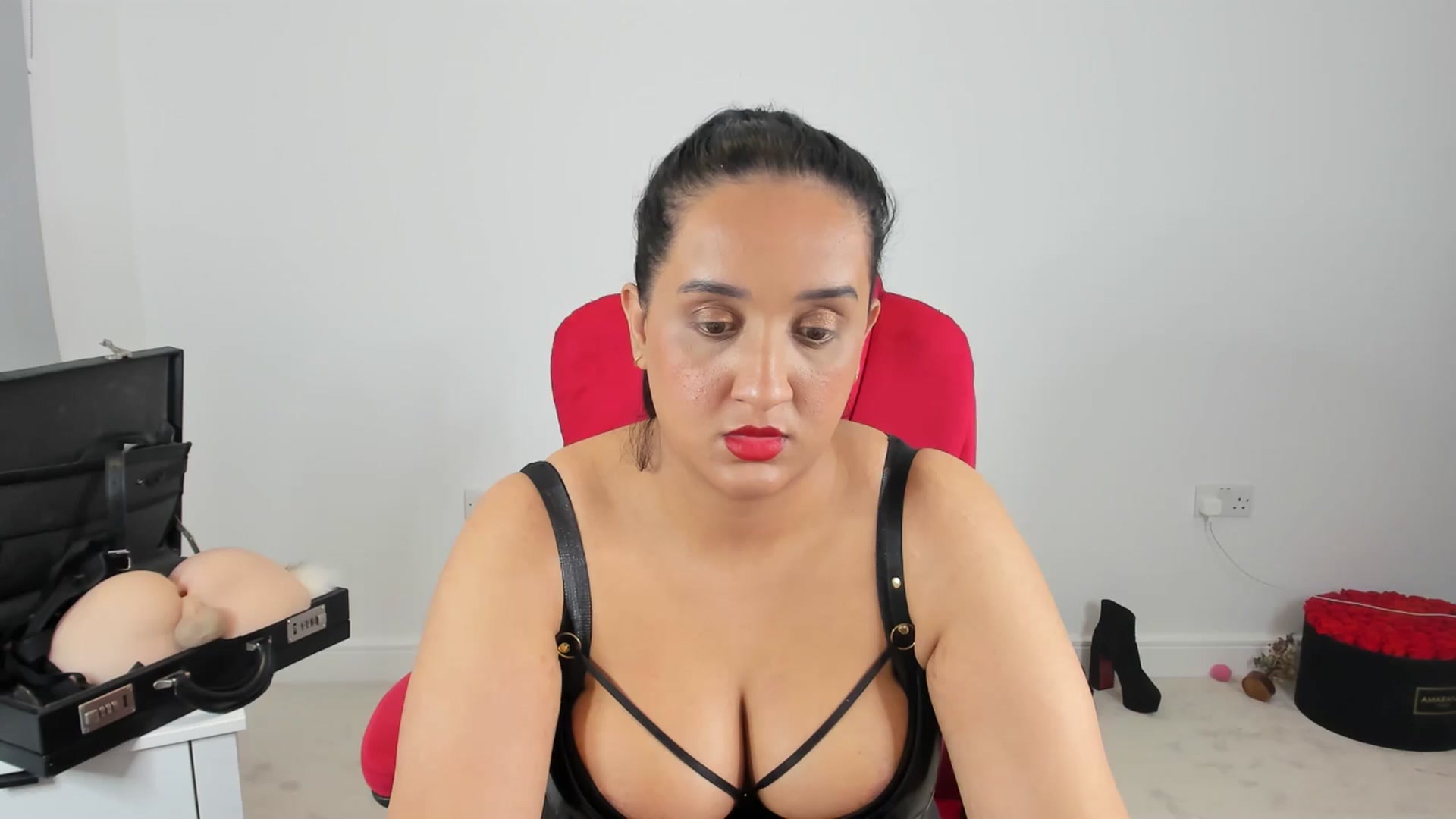 Gallery image thumbnail from JesicaCoper's myfreecams stream on, 09/30/2024, 24:56 image 8 of 20