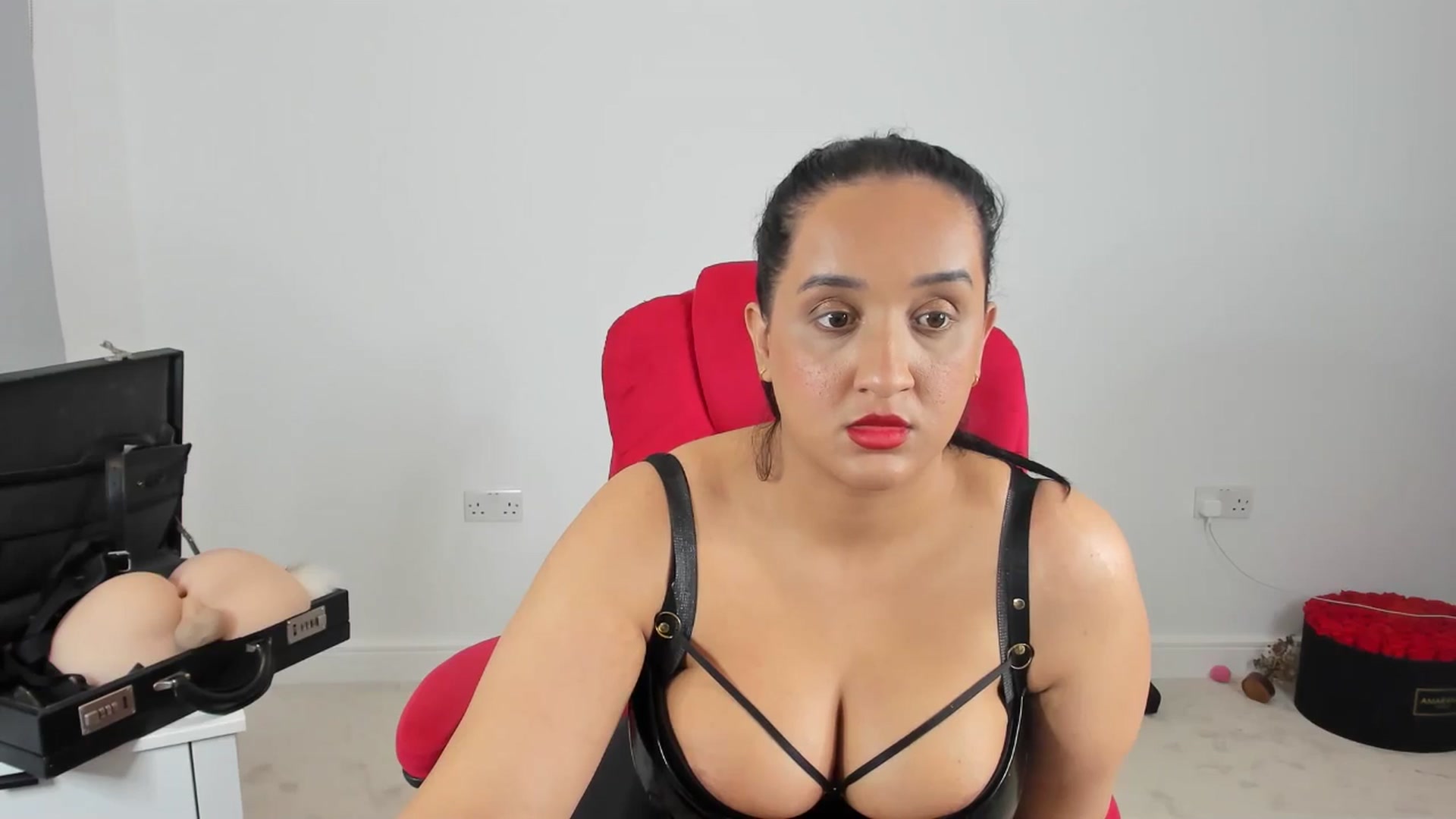 Gallery image thumbnail from JesicaCoper's myfreecams stream on, 09/30/2024, 24:56 image 9 of 20