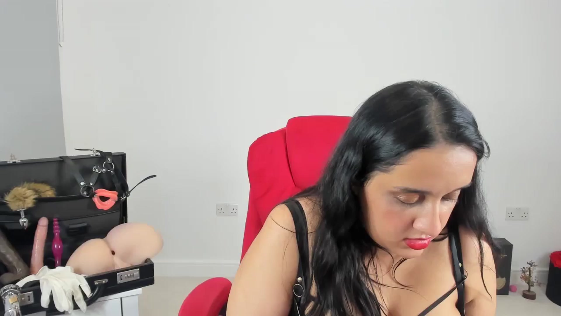 Gallery image thumbnail from JesicaCoper's myfreecams stream on, 11/20/2024, 02:17 image 15 of 20