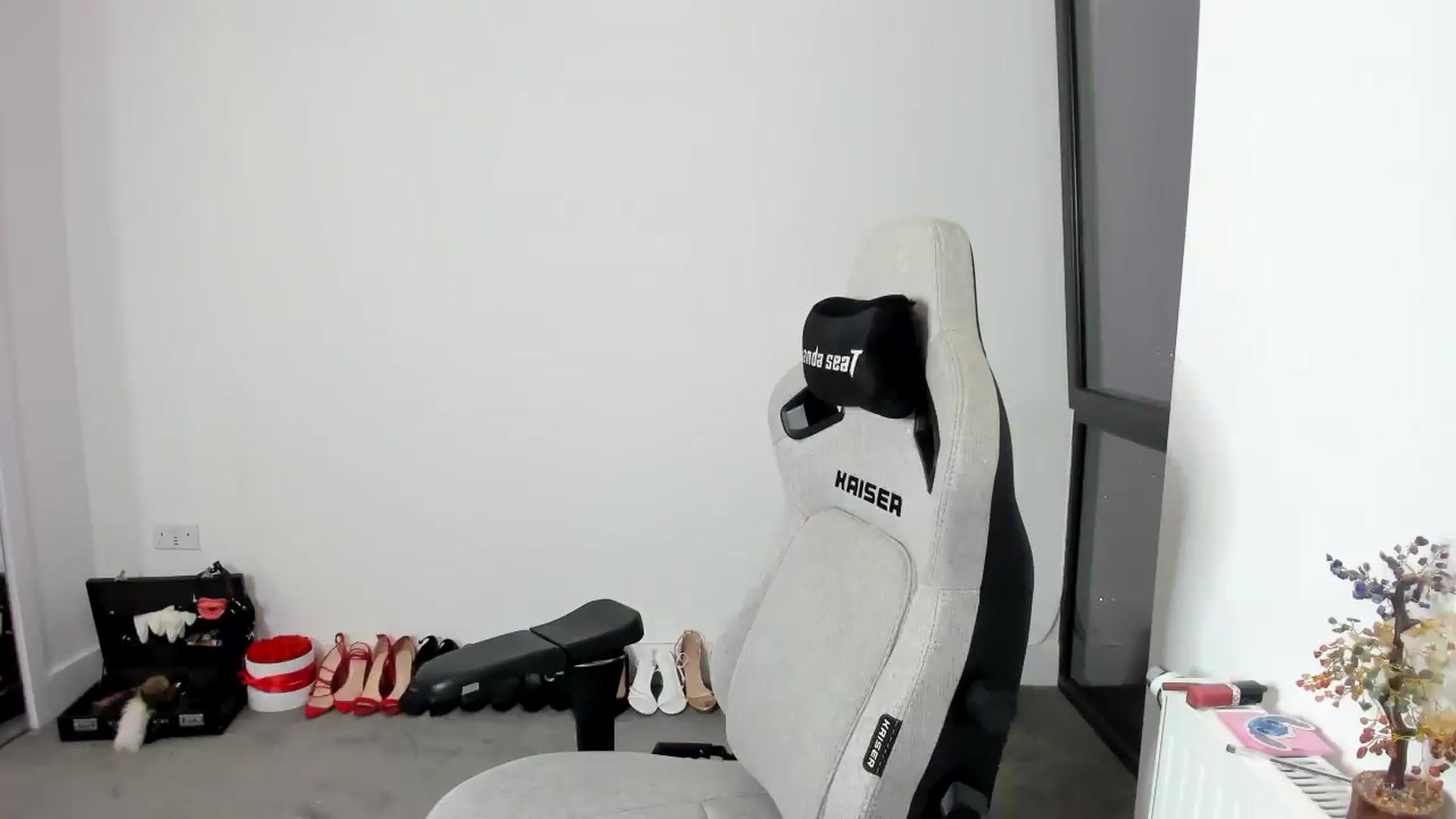 Gallery image thumbnail from JesicaCoper's myfreecams stream on, 04/23/2026, 02:00 image 2 of 20