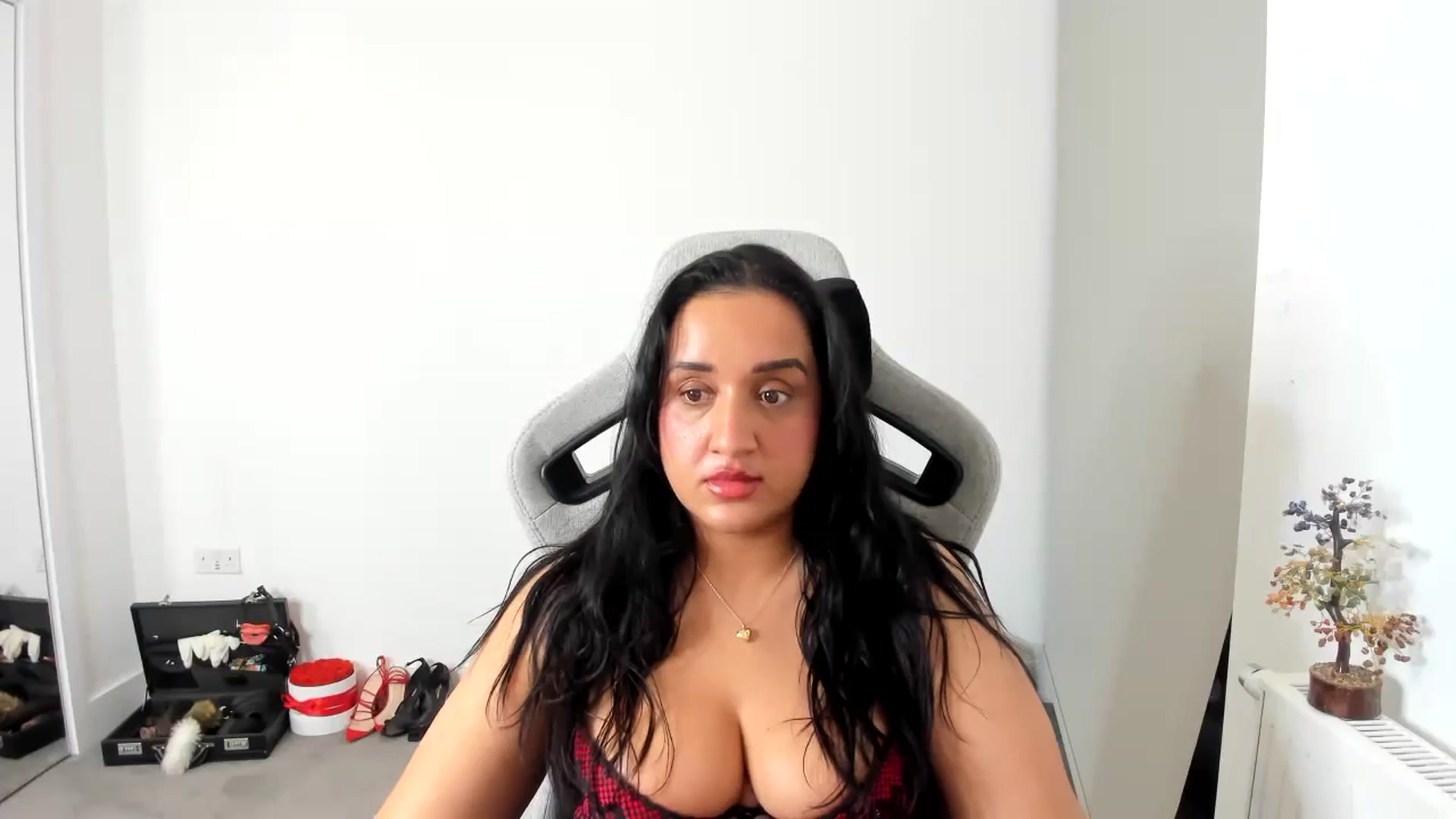 Gallery image thumbnail from JesicaCoper's myfreecams stream on, 04/30/2026, 02:21 image 12 of 20
