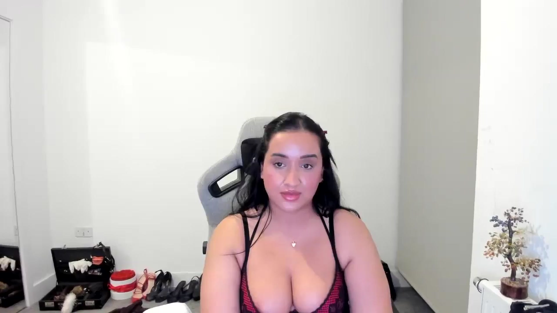 Gallery image thumbnail from JesicaCoper's myfreecams stream on, 04/30/2026, 21:57 image 16 of 20