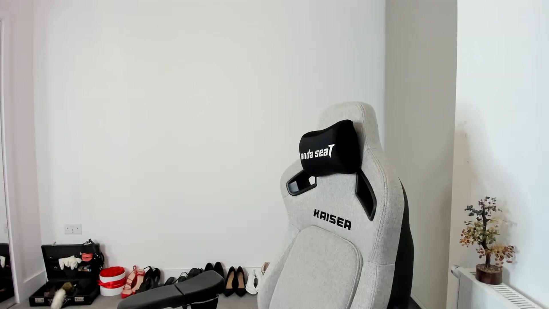 Gallery image thumbnail from JesicaCoper's myfreecams stream on, 05/01/2026, 23:34 image 13 of 20