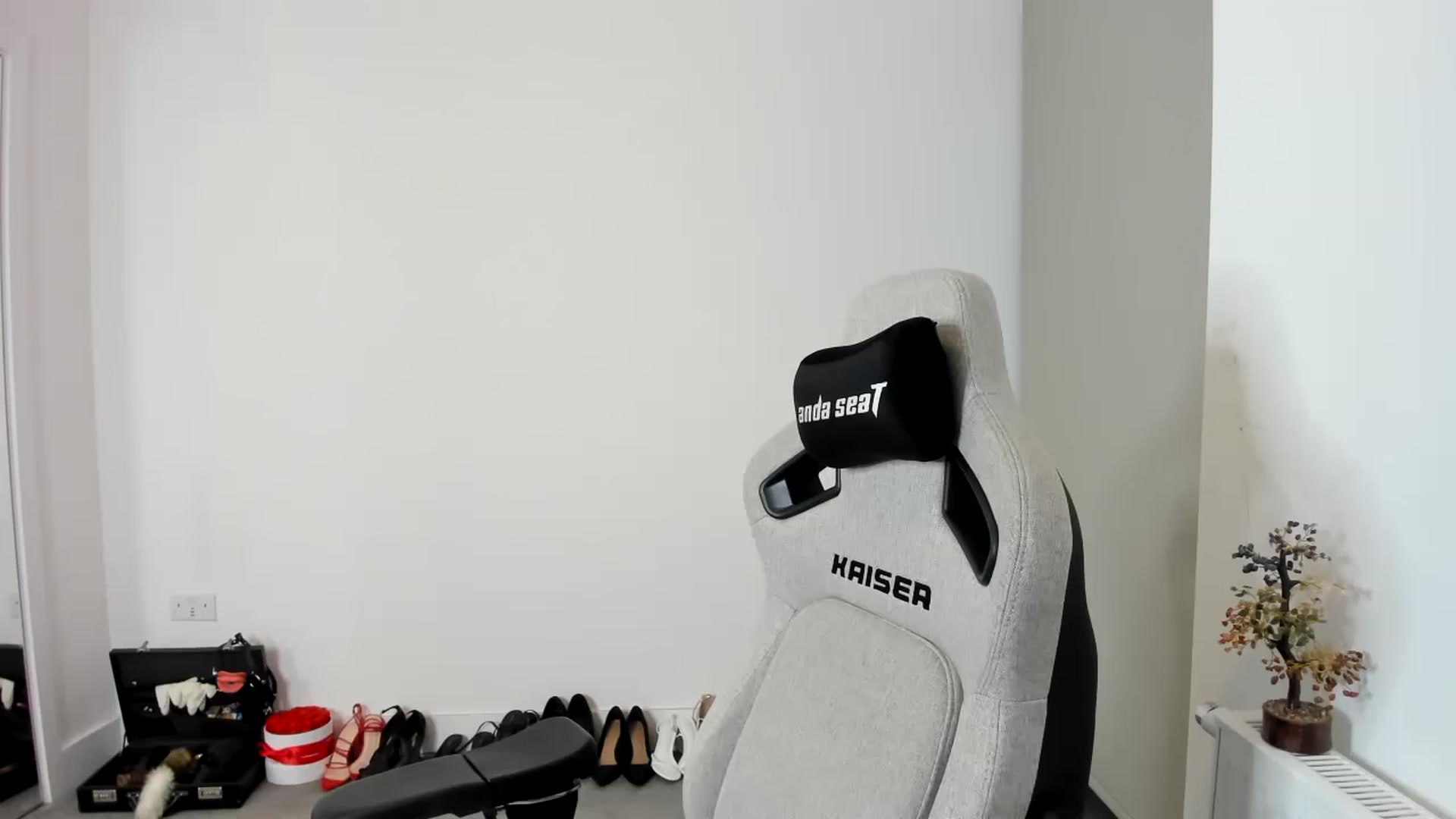 Gallery image thumbnail from JesicaCoper's myfreecams stream on, 05/01/2026, 23:34 image 14 of 20