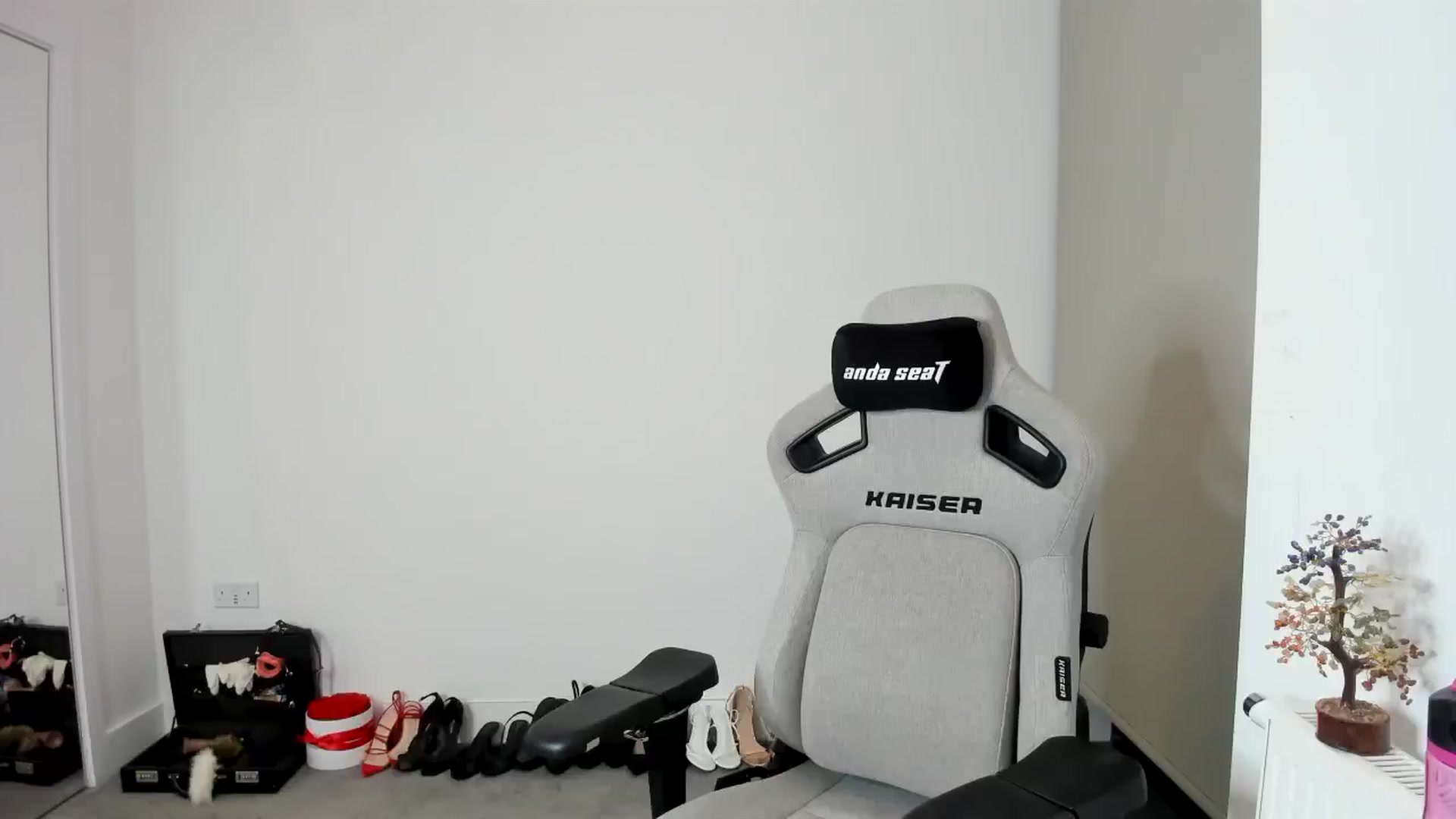 Gallery image thumbnail from JesicaCoper's myfreecams stream on, 05/05/2026, 24:01 image 19 of 20