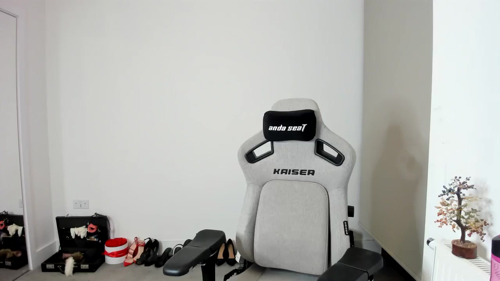 Gallery image thumbnail from JesicaCoper's myfreecams stream on, 05/05/2026, 02:10 image 17 of 20