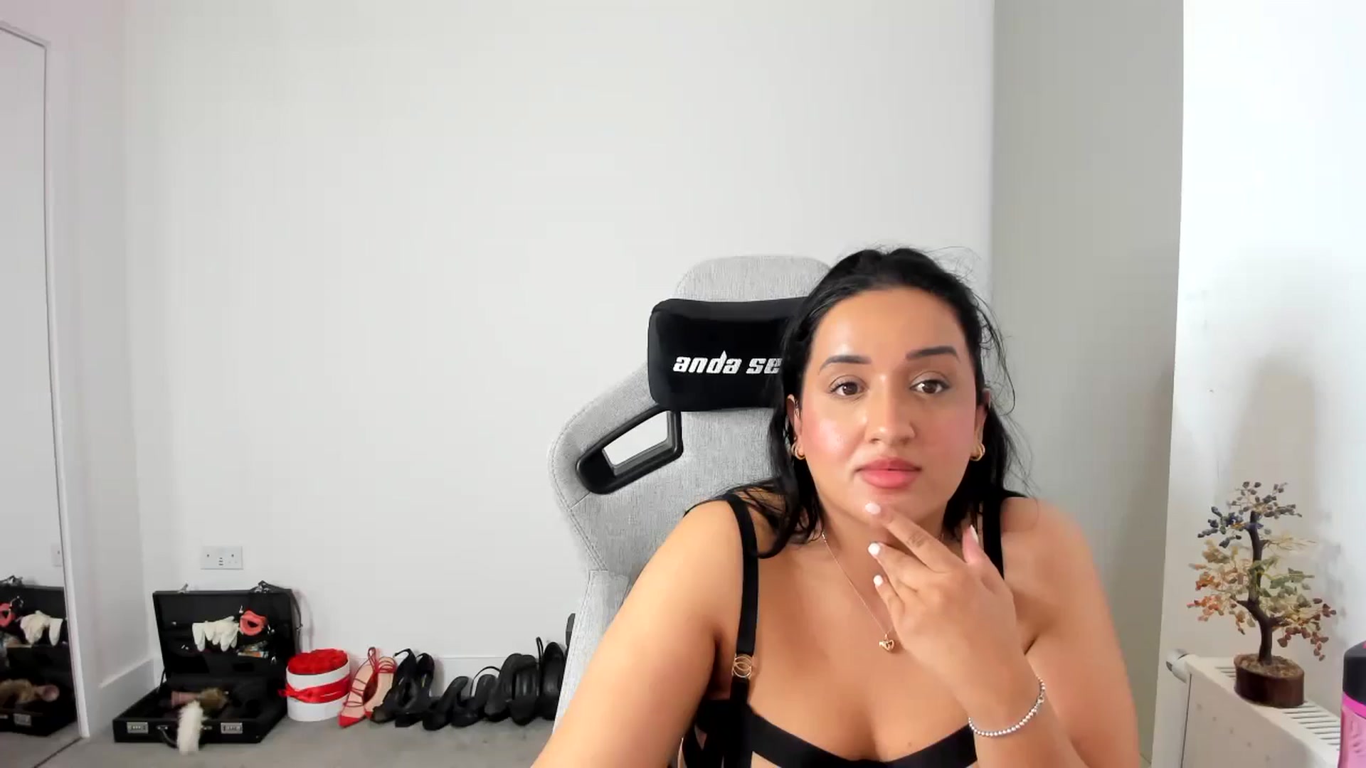 Gallery image thumbnail from JesicaCoper's myfreecams stream on, 05/05/2026, 02:10 image 5 of 20
