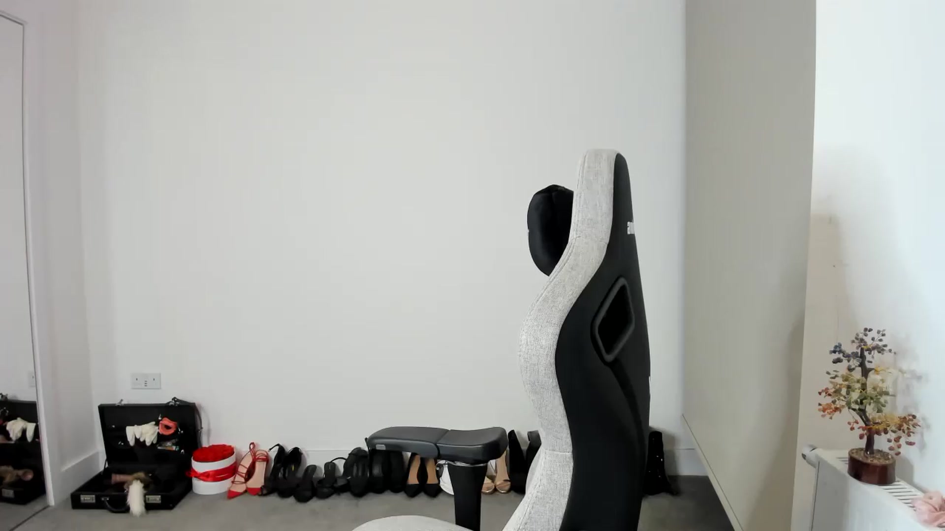 Gallery image thumbnail from JesicaCoper's myfreecams stream on, 05/07/2026, 24:19 image 3 of 20