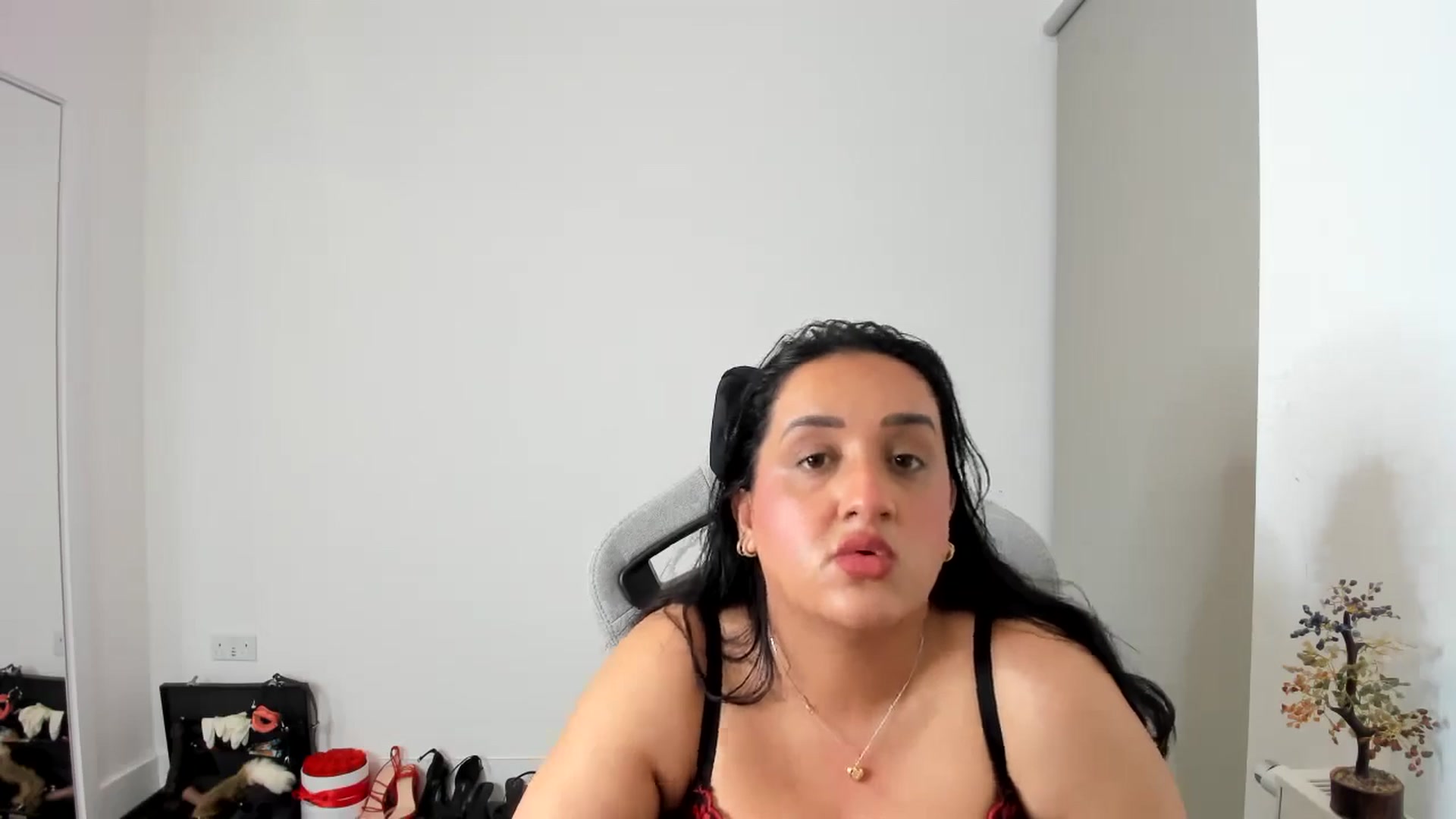 Gallery image thumbnail from JesicaCoper's myfreecams stream on, 05/07/2026, 23:57 image 6 of 20