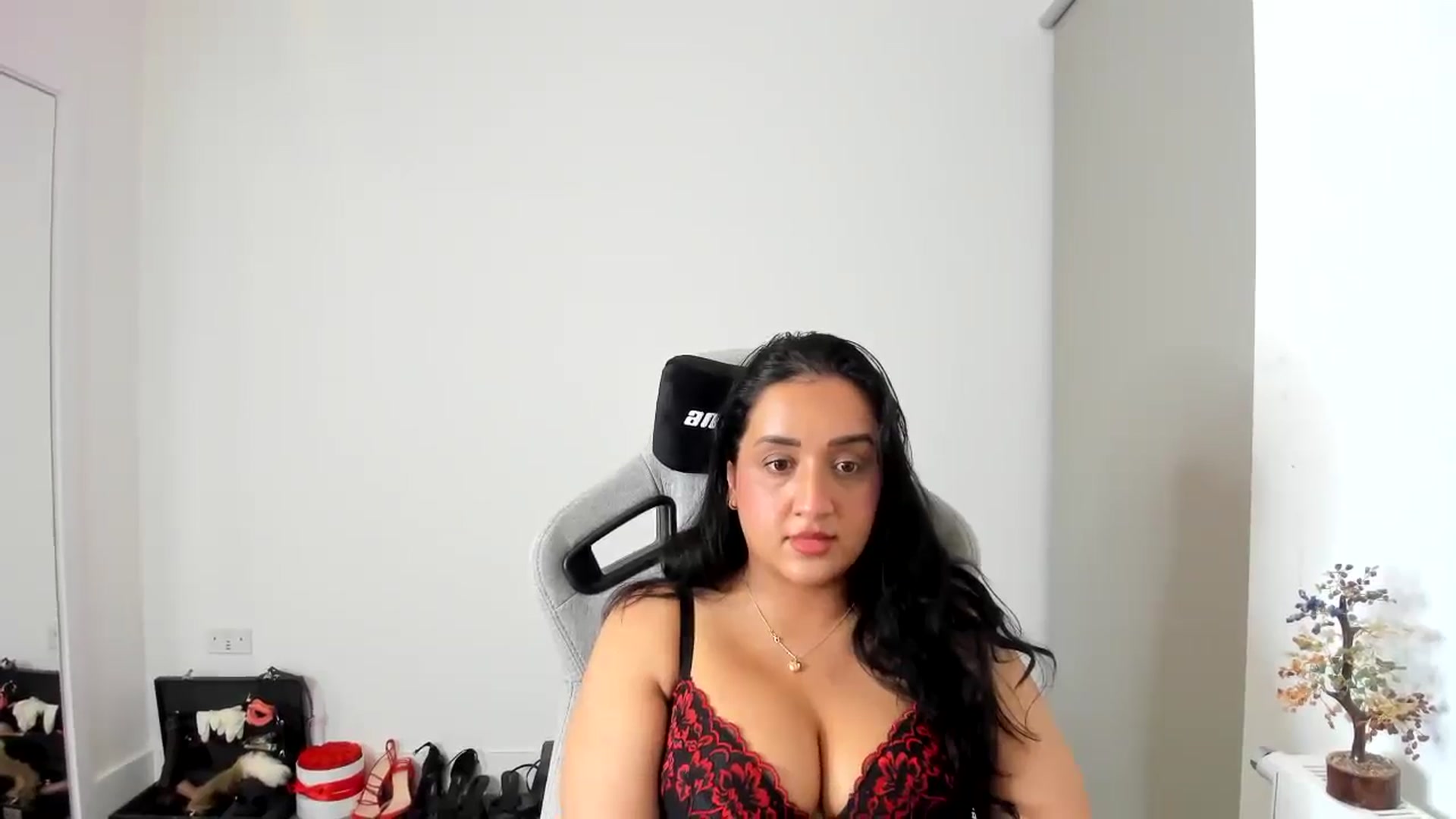 Gallery image thumbnail from JesicaCoper's myfreecams stream on, 05/07/2026, 23:57 image 18 of 20