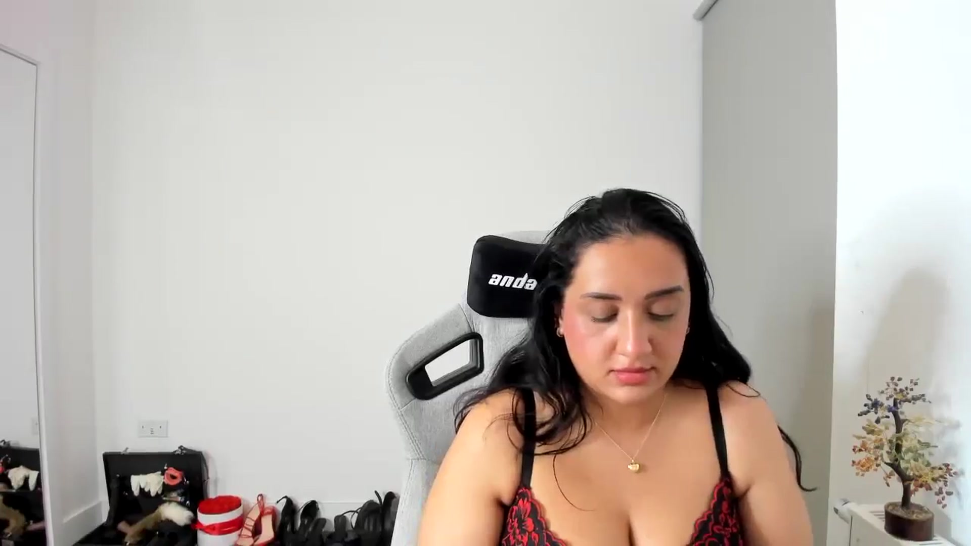Gallery image thumbnail from JesicaCoper's myfreecams stream on, 05/08/2026, 01:01 image 12 of 20