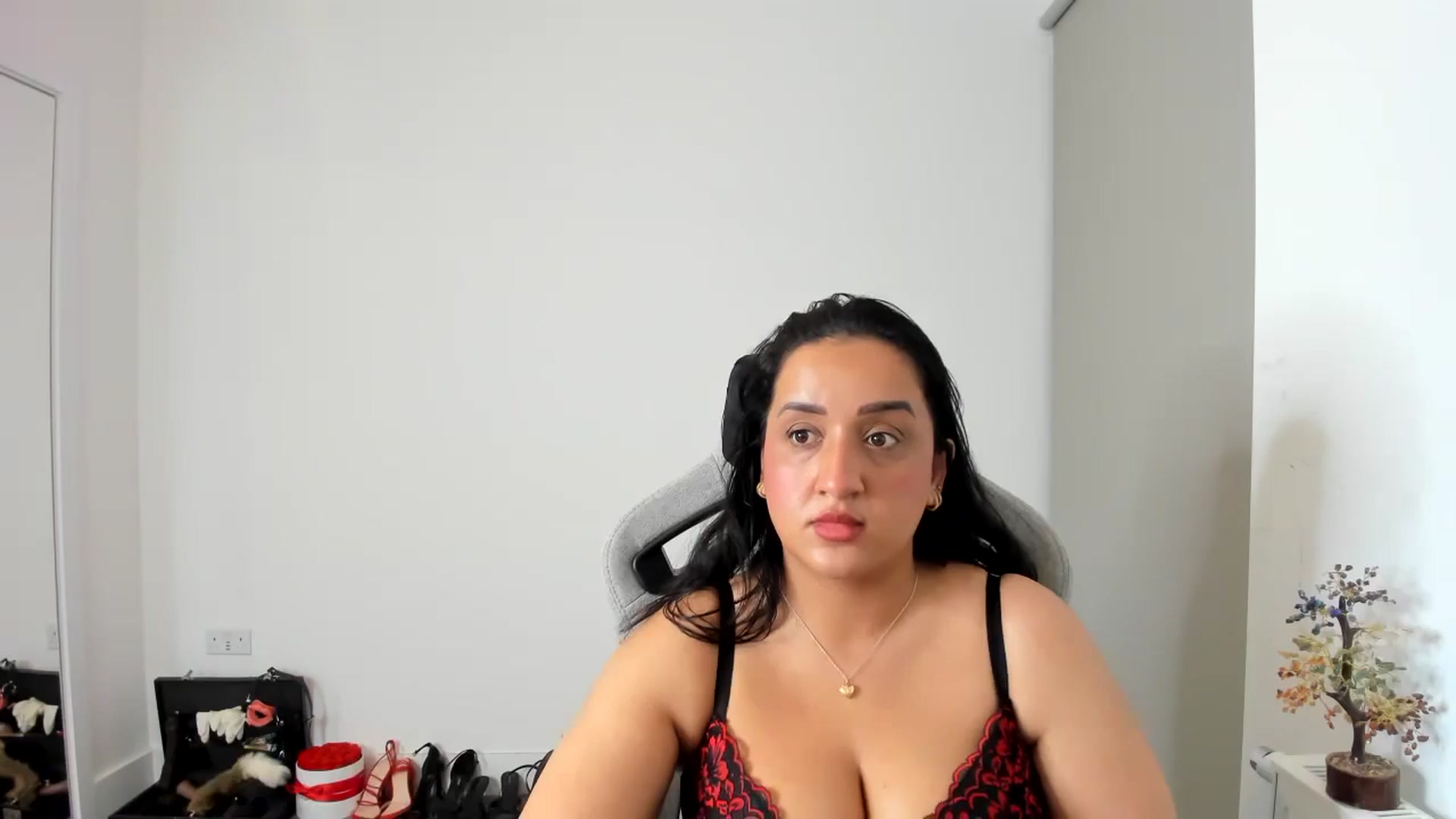 Gallery image thumbnail from JesicaCoper's myfreecams stream on, 05/08/2026, 01:01 image 16 of 20