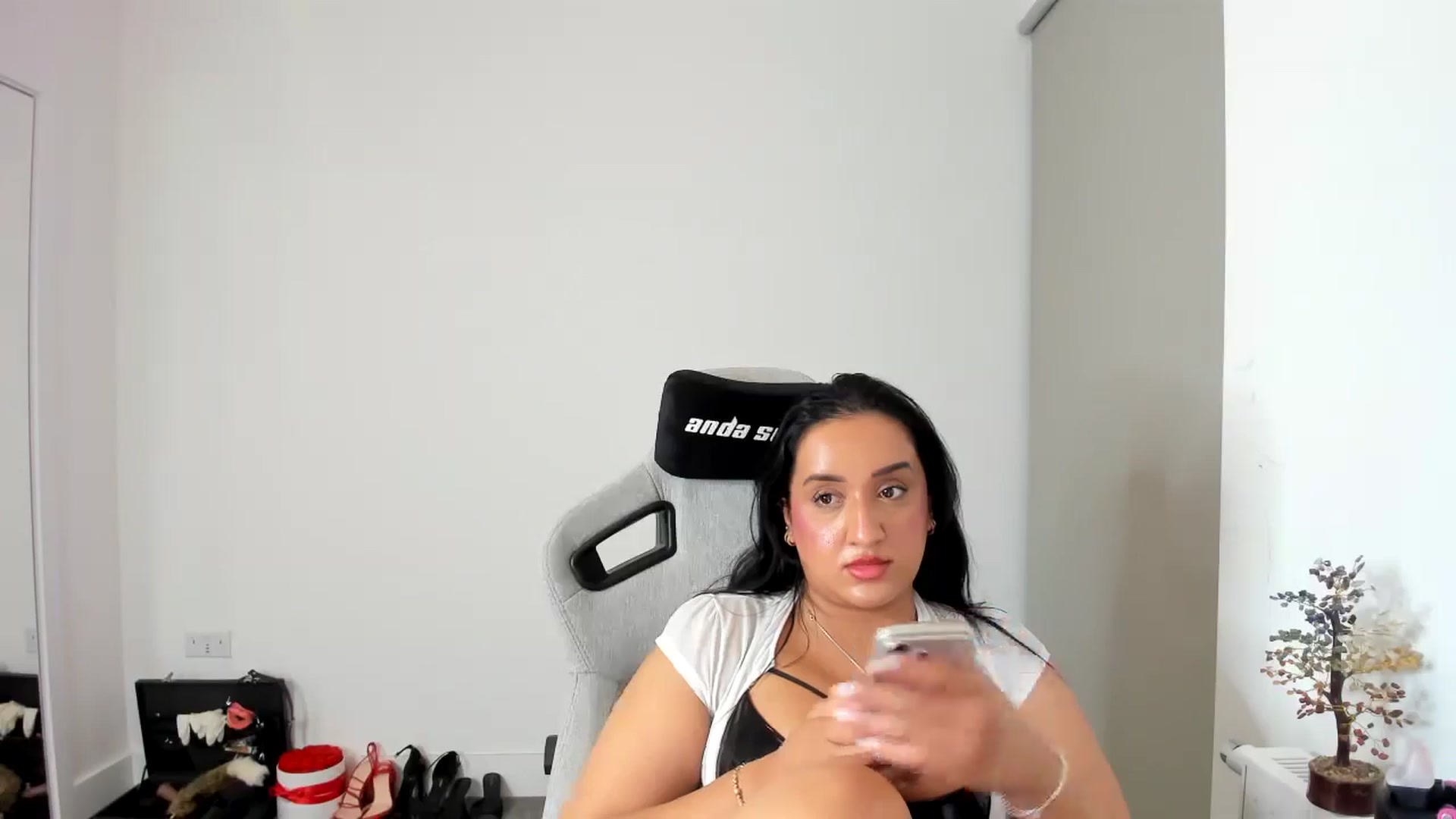 Gallery image thumbnail from JesicaCoper's myfreecams stream on, 05/10/2026, 02:07 image 19 of 20
