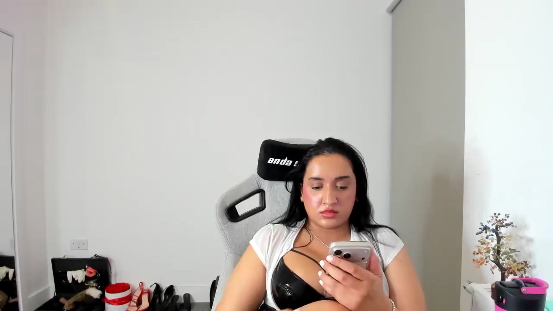 Gallery image thumbnail from JesicaCoper's myfreecams stream on, 05/10/2026, 02:07 image 9 of 20