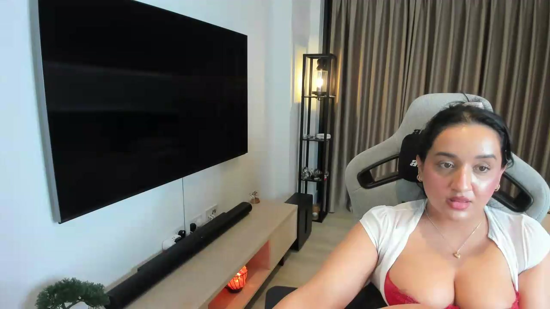 Gallery image thumbnail from JesicaCoper's myfreecams stream on, 05/17/2026, 04:37 image 14 of 20