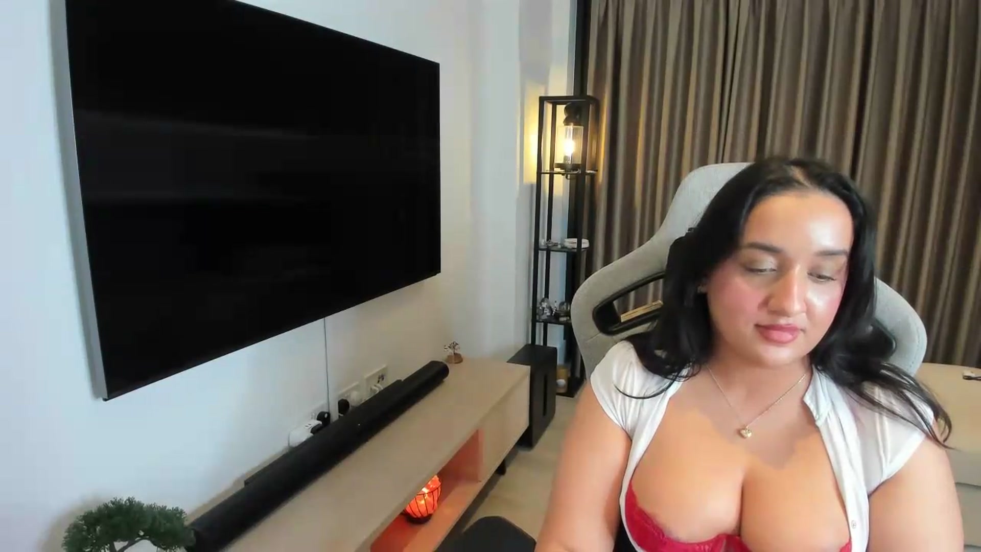 Gallery image thumbnail from JesicaCoper's myfreecams stream on, 05/17/2026, 04:37 image 18 of 20