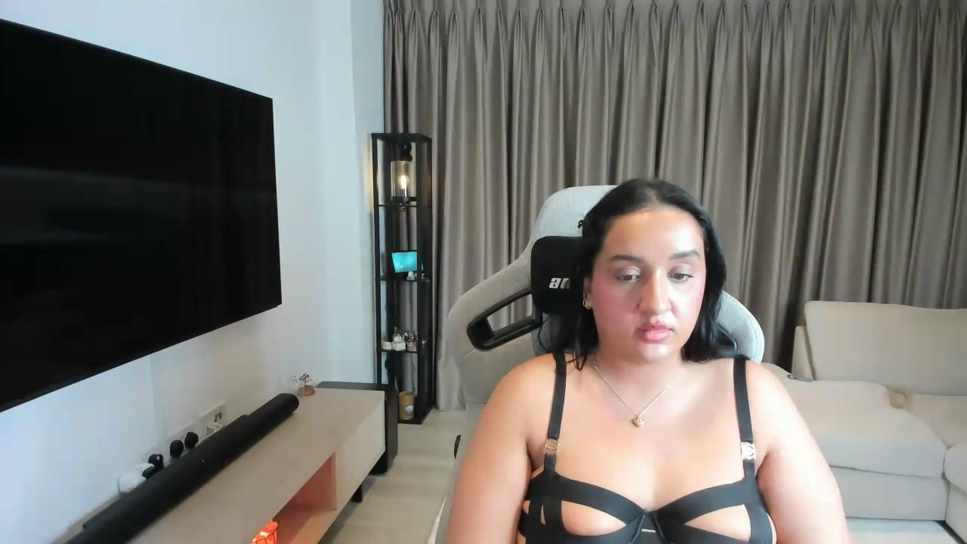 Gallery image thumbnail from JesicaCoper's myfreecams stream on, 05/26/2026, 02:06 image 17 of 20