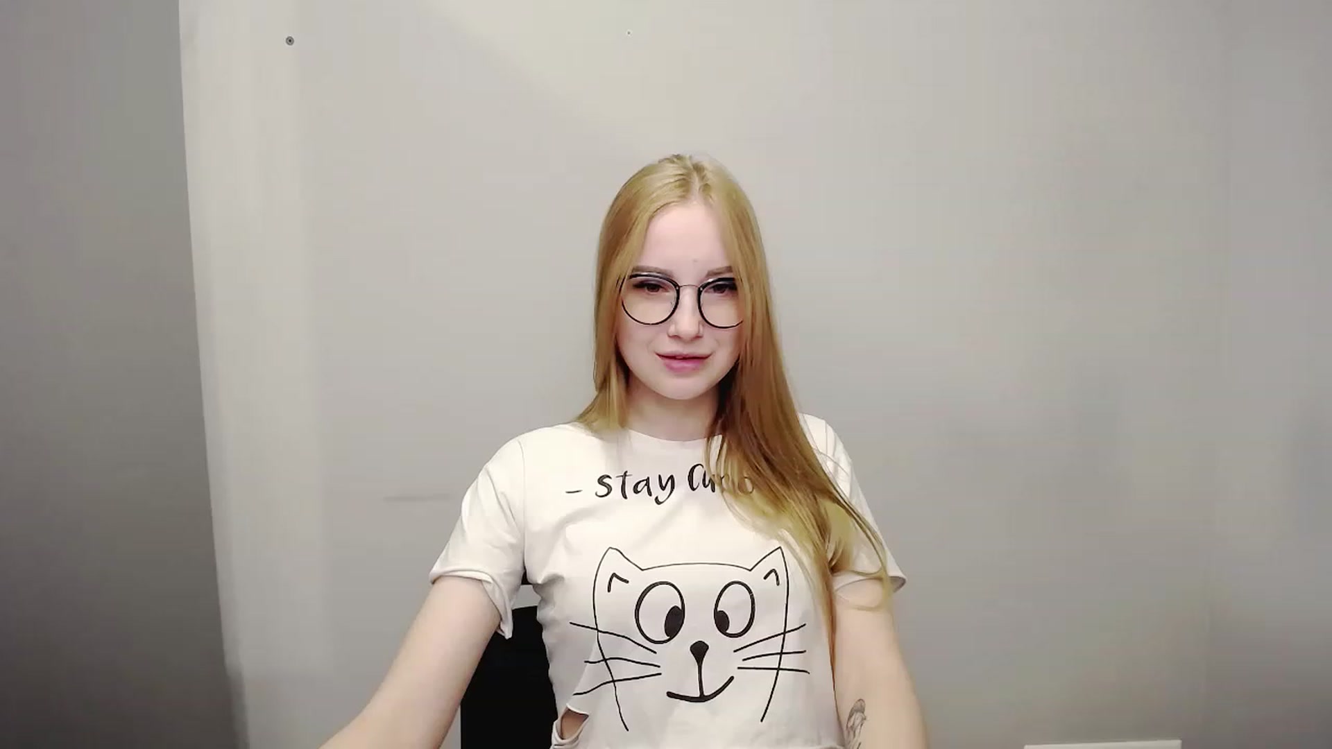 Gallery image thumbnail from JessPretty_'s myfreecams stream on, 04/08/2023, 01:55 image 15 of 20