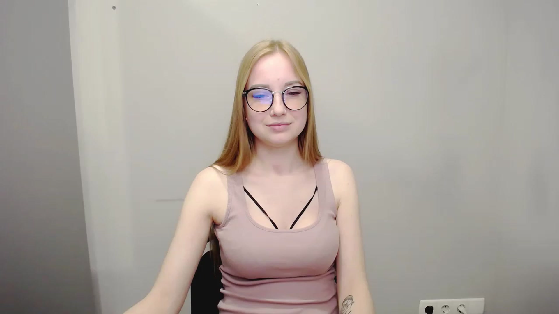 Gallery image thumbnail from JessPretty_'s myfreecams stream on, 04/14/2023, 01:43 image 10 of 20