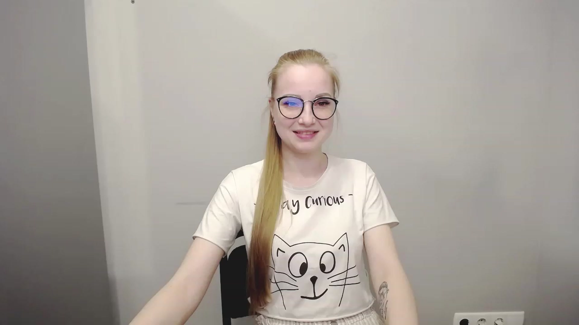 Gallery image thumbnail from JessPretty_'s myfreecams stream on, 04/20/2023, 01:27 image 7 of 20