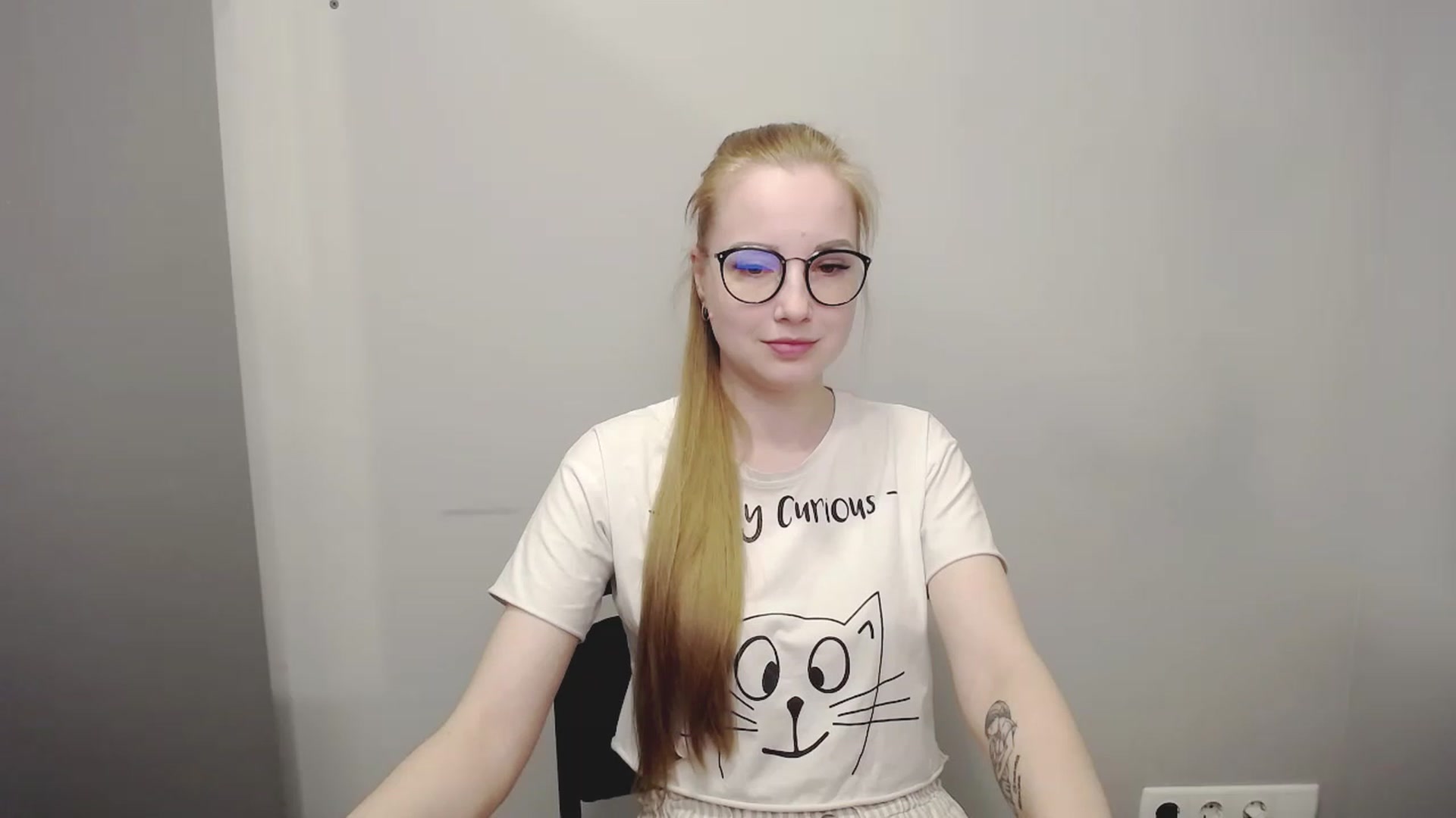 Gallery image thumbnail from JessPretty_'s myfreecams stream on, 04/20/2023, 01:27 image 2 of 20