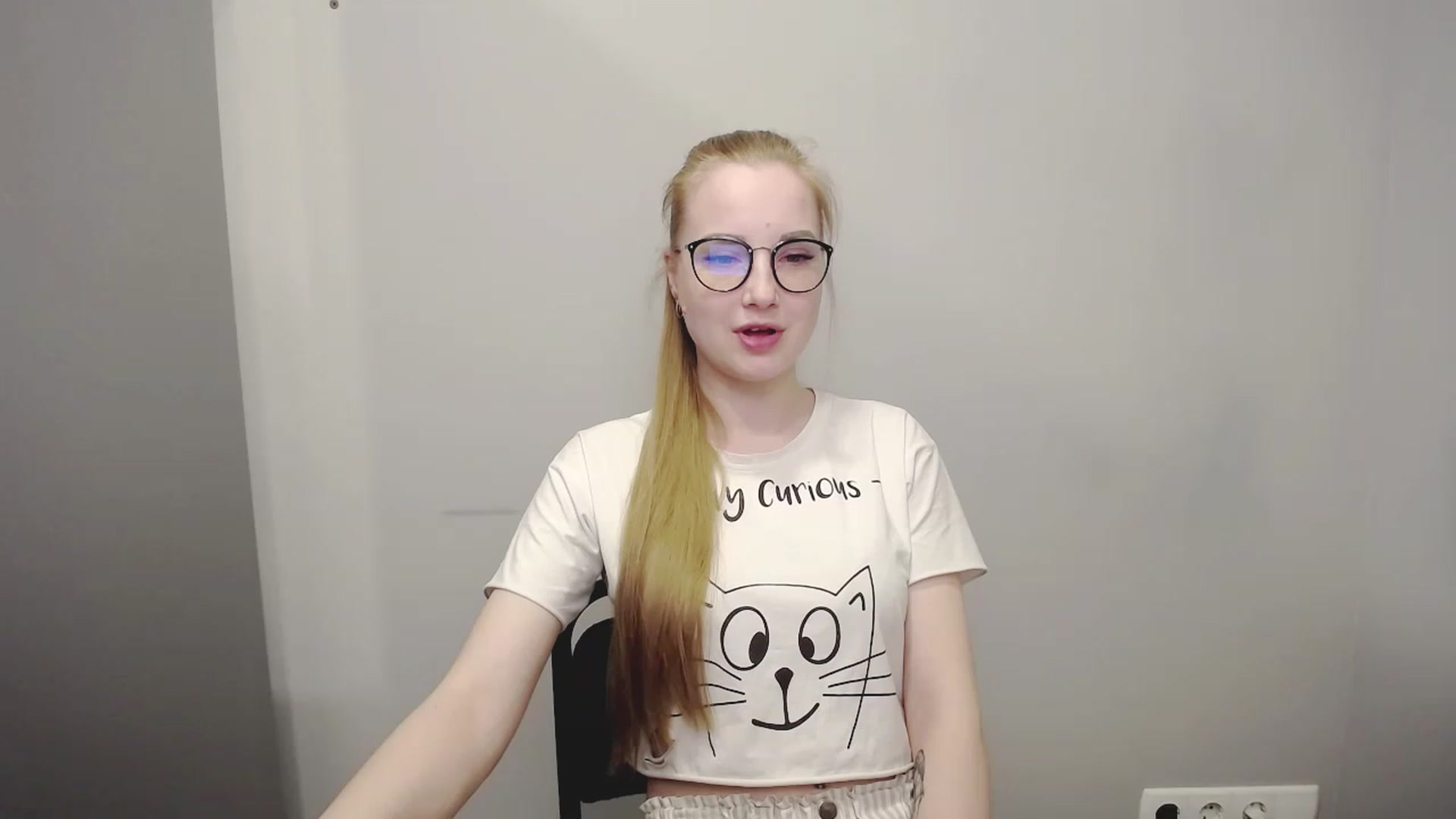 Gallery image thumbnail from JessPretty_'s myfreecams stream on, 04/20/2023, 01:27 image 4 of 20