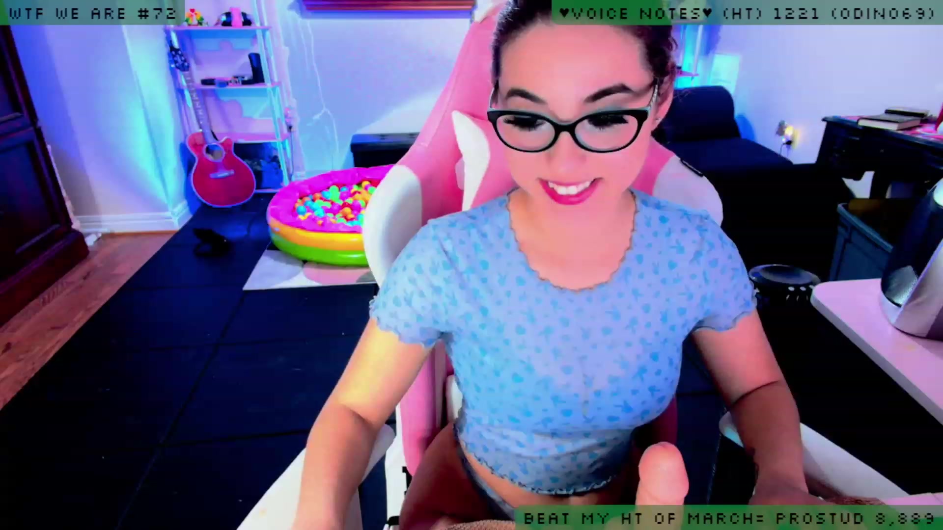 Gallery image thumbnail from JessWhitmore's myfreecams stream on, 03/21/2023, 04:29 image 19 of 20