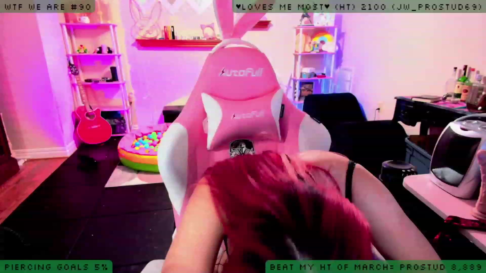 Gallery image thumbnail from JessWhitmore's myfreecams stream on, 04/01/2023, 03:07 image 14 of 20