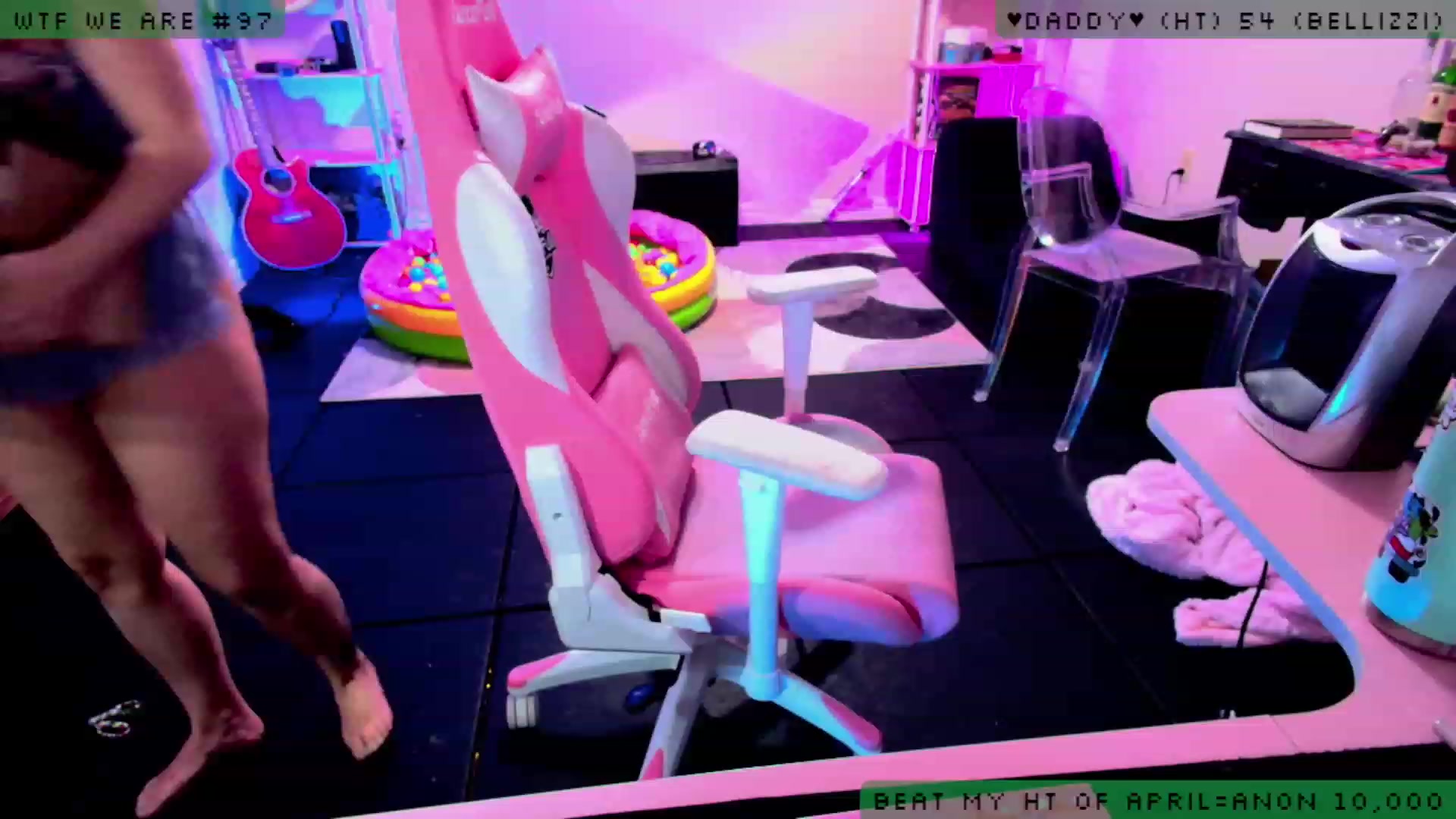 Gallery image thumbnail from JessWhitmore's myfreecams stream on, 04/06/2023, 05:18 image 7 of 20
