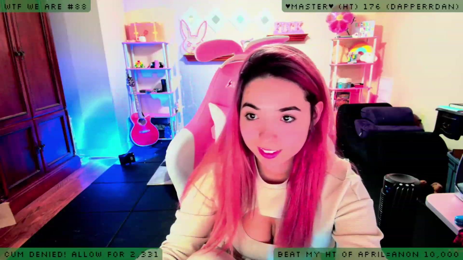 Gallery image thumbnail from JessWhitmore's myfreecams stream on, 04/14/2023, 04:15 image 10 of 20