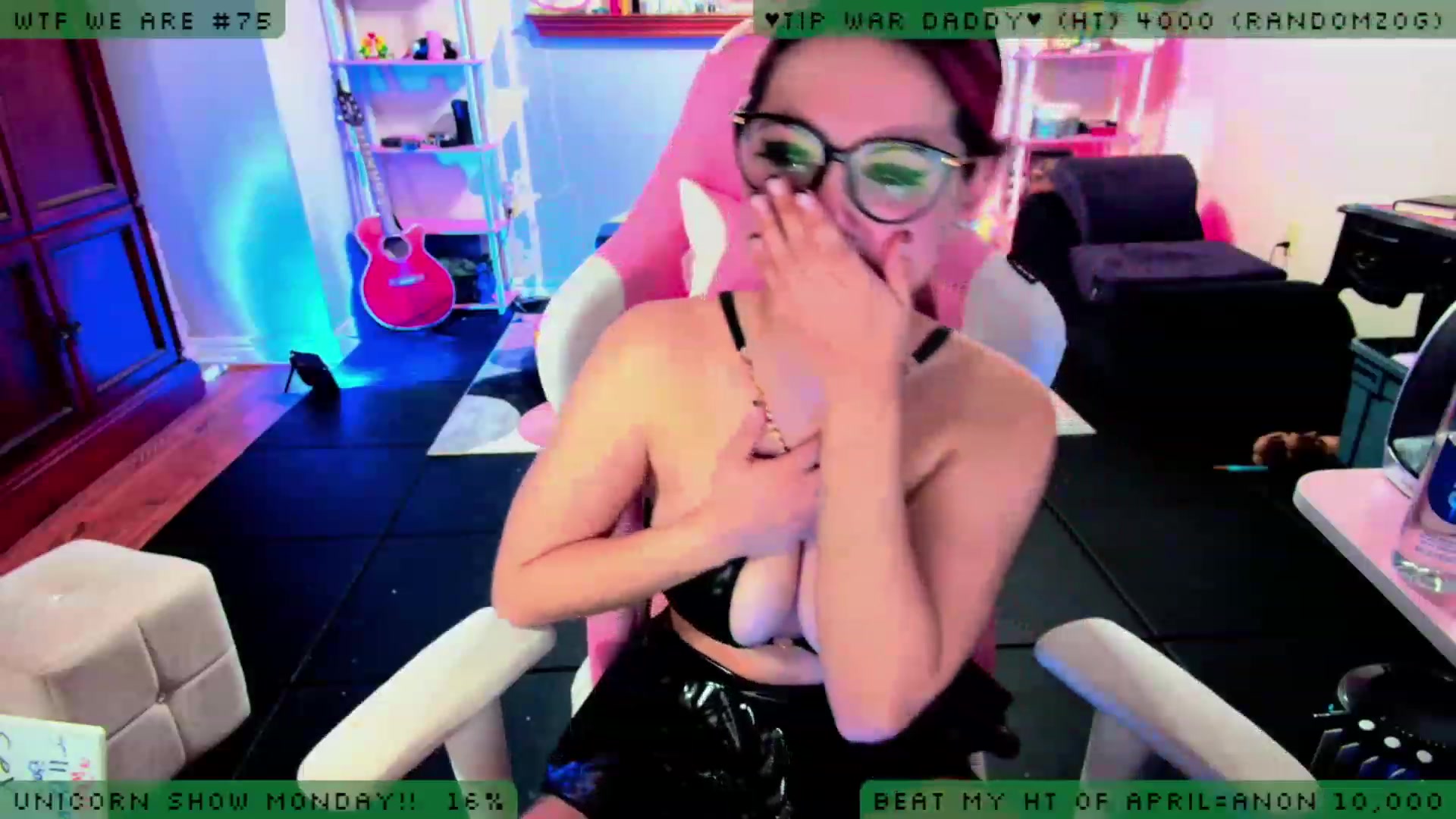 Gallery image thumbnail from JessWhitmore's myfreecams stream on, 04/15/2023, 04:35 image 11 of 20
