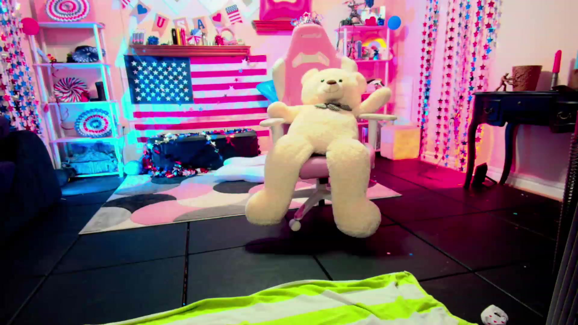 Gallery image thumbnail from JessWhitmore's myfreecams stream on, 07/15/2023, 07:44 image 4 of 20