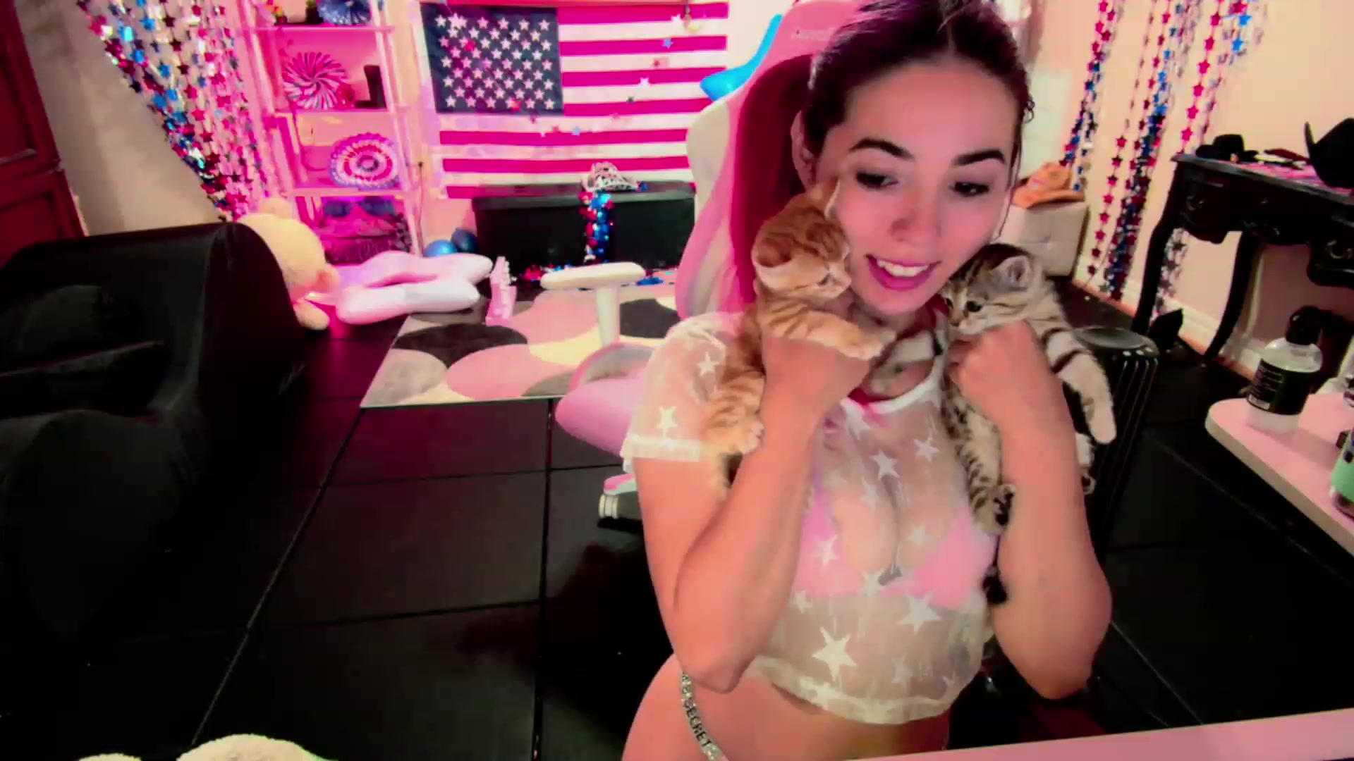 Gallery image thumbnail from JessWhitmore's myfreecams stream on, 07/26/2023, 14:49 image 4 of 20