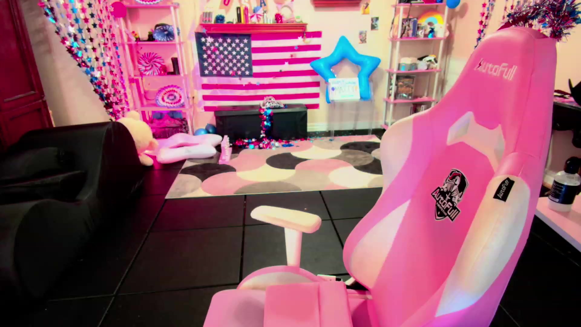 Gallery image thumbnail from JessWhitmore's myfreecams stream on, 07/26/2023, 14:49 image 14 of 20