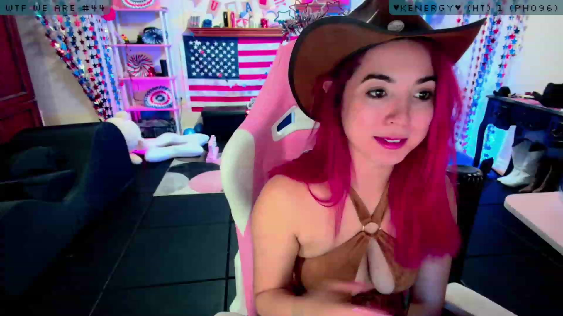 Gallery image thumbnail from JessWhitmore's myfreecams stream on, 08/01/2023, 04:26 image 16 of 20