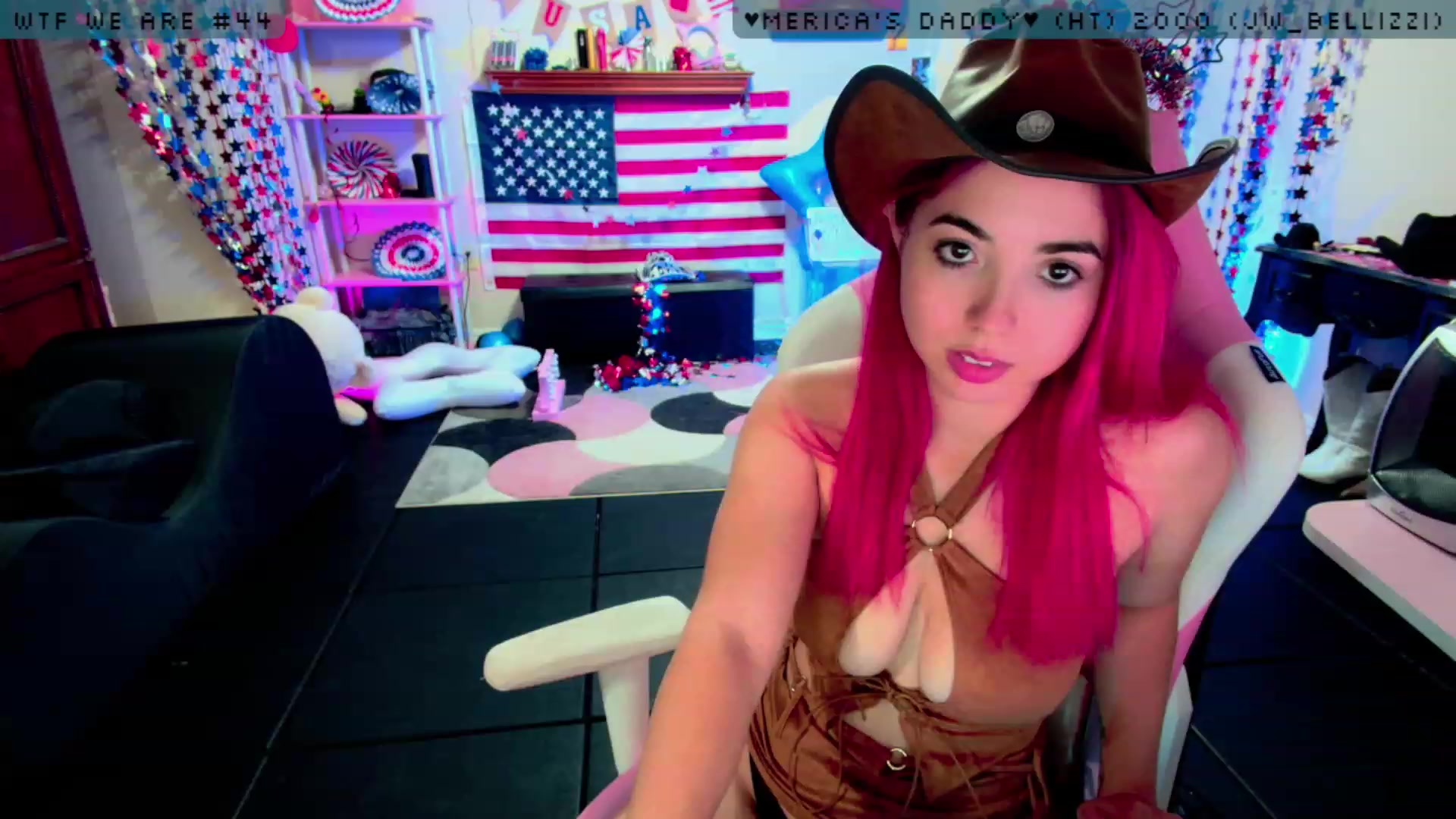 Gallery image thumbnail from JessWhitmore's myfreecams stream on, 08/01/2023, 06:21 image 13 of 20