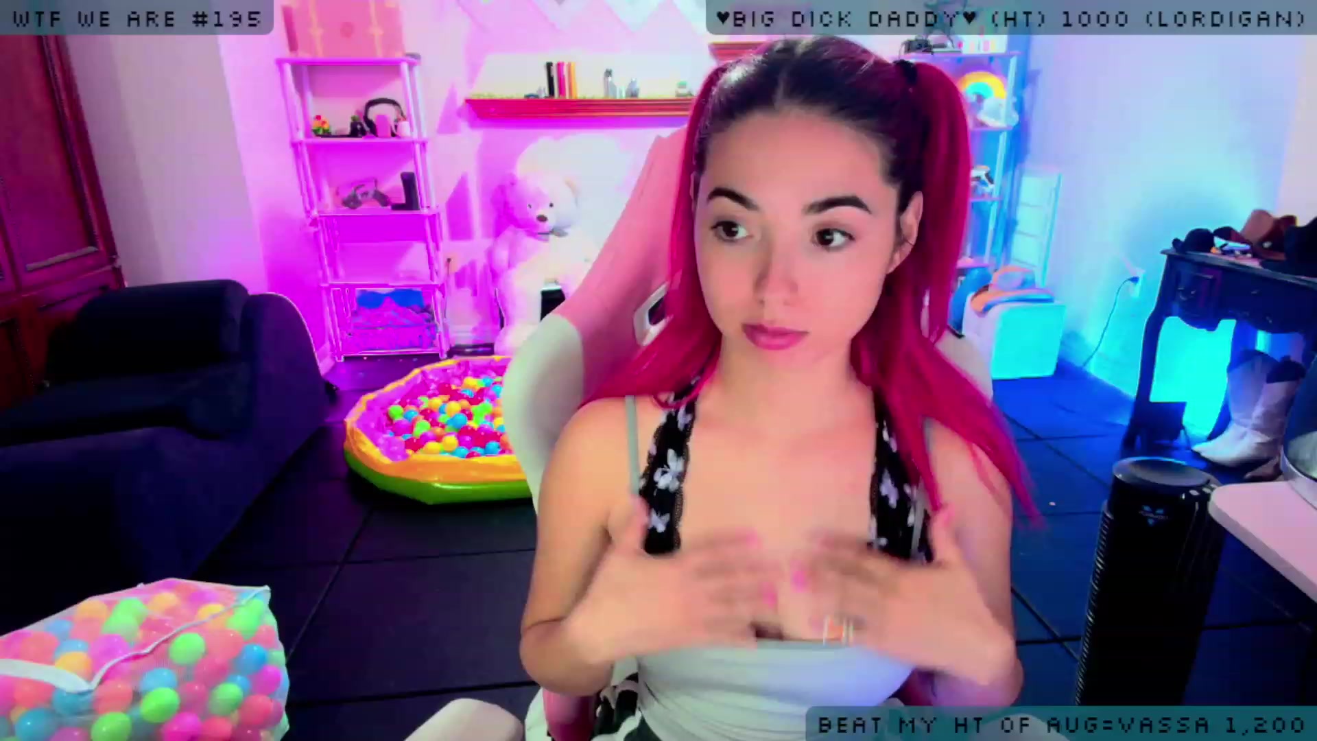 Gallery image thumbnail from JessWhitmore's myfreecams stream on, 08/04/2023, 05:03 image 14 of 20