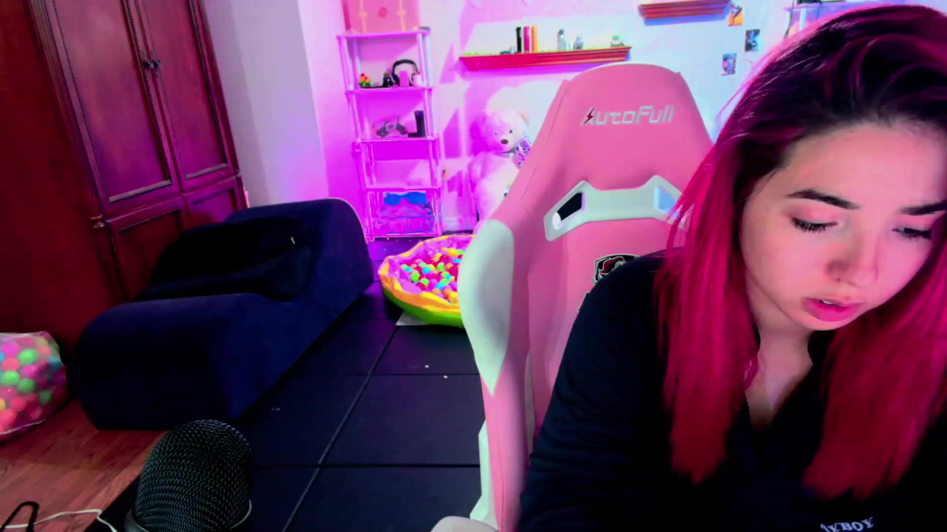 Gallery image thumbnail from JessWhitmore's myfreecams stream on, 08/07/2023, 08:20 image 16 of 20