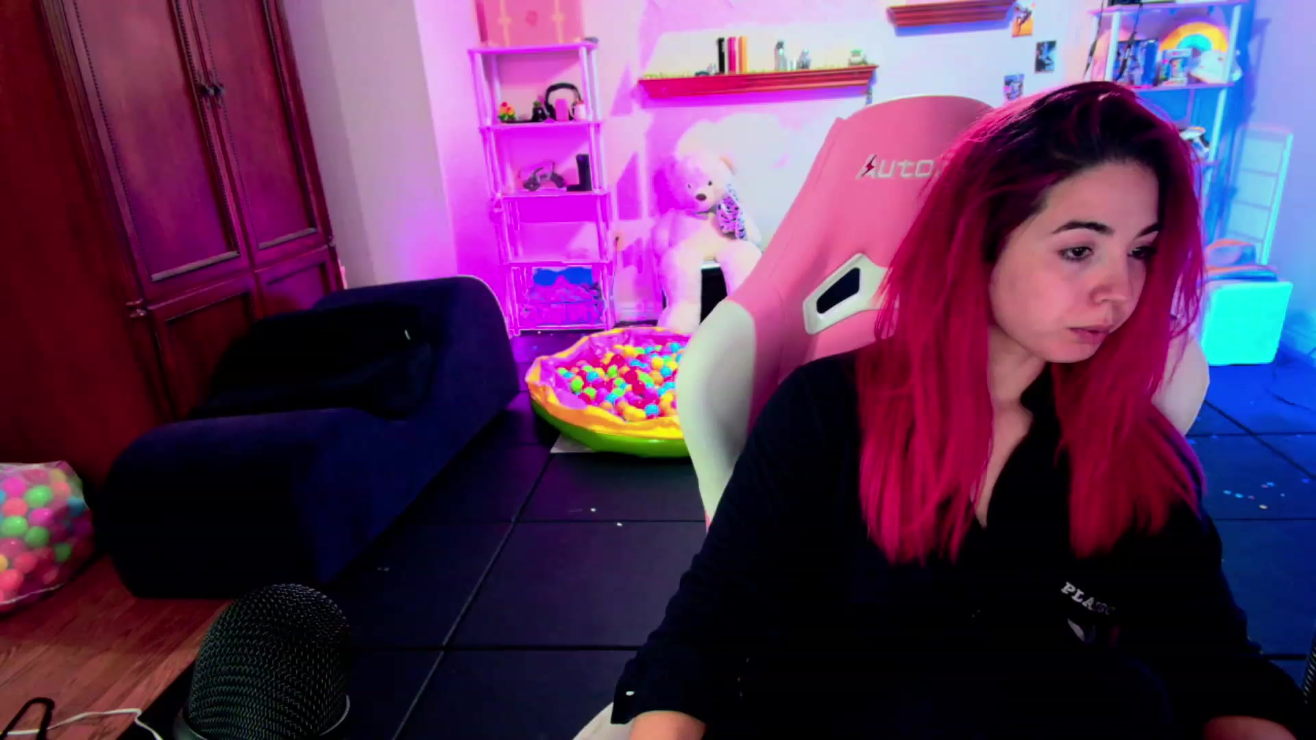 Gallery image thumbnail from JessWhitmore's myfreecams stream on, 08/07/2023, 08:20 image 15 of 20