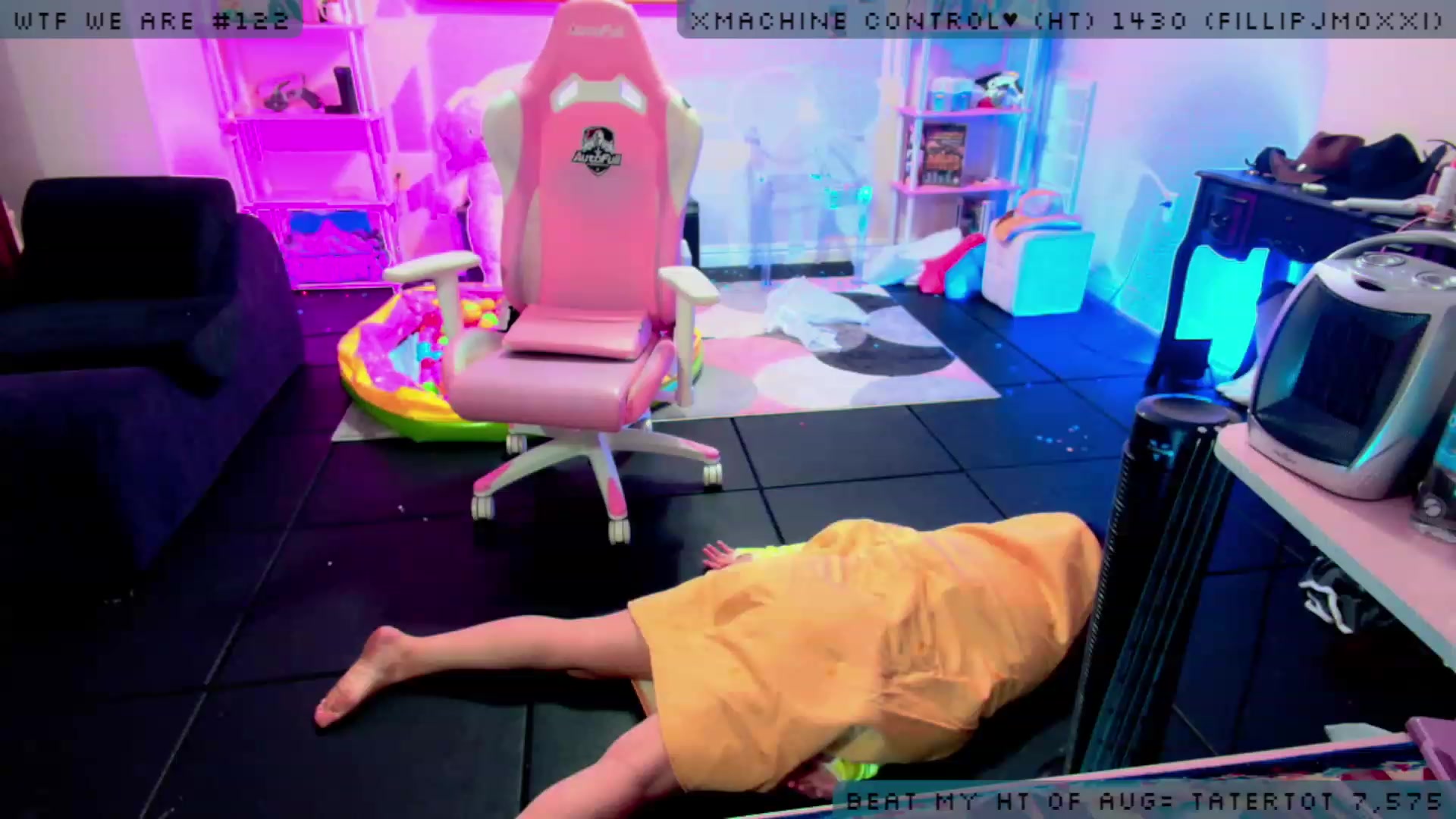 Gallery image thumbnail from JessWhitmore's myfreecams stream on, 08/10/2023, 07:27 image 7 of 20