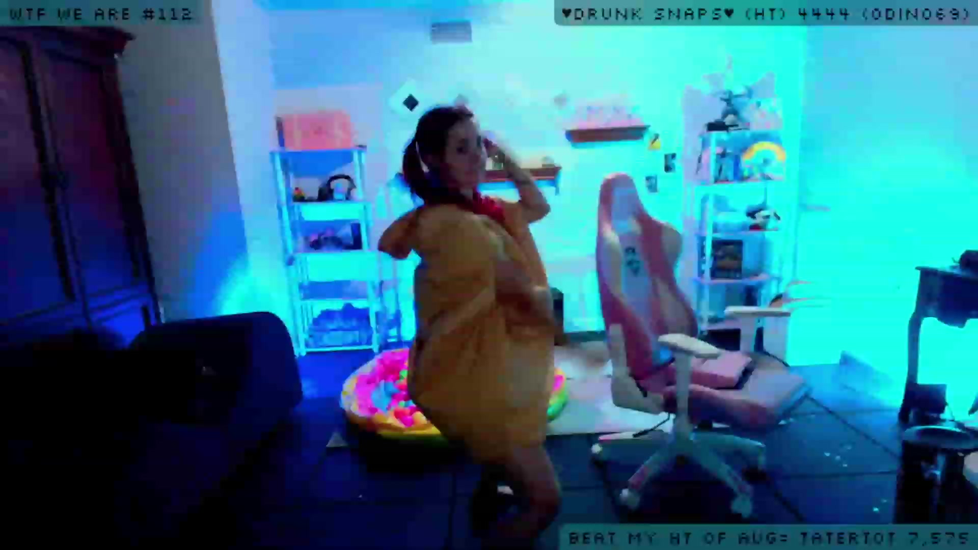 Gallery image thumbnail from JessWhitmore's myfreecams stream on, 08/18/2023, 08:02 image 16 of 20