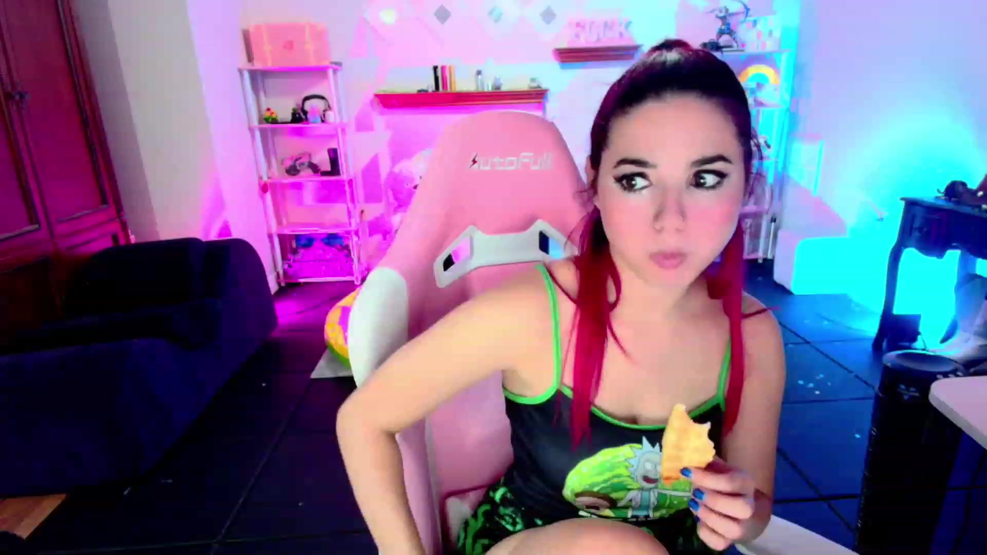 Gallery image thumbnail from JessWhitmore's myfreecams stream on, 08/19/2023, 08:23 image 5 of 20