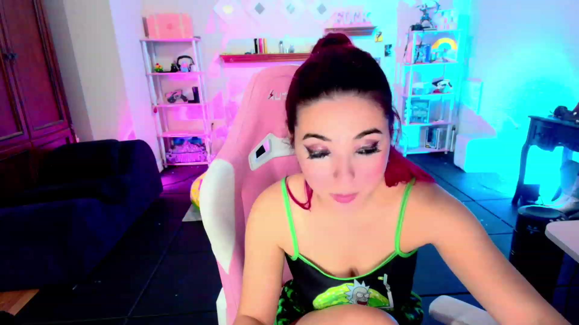 Gallery image thumbnail from JessWhitmore's myfreecams stream on, 08/19/2023, 08:23 image 3 of 20