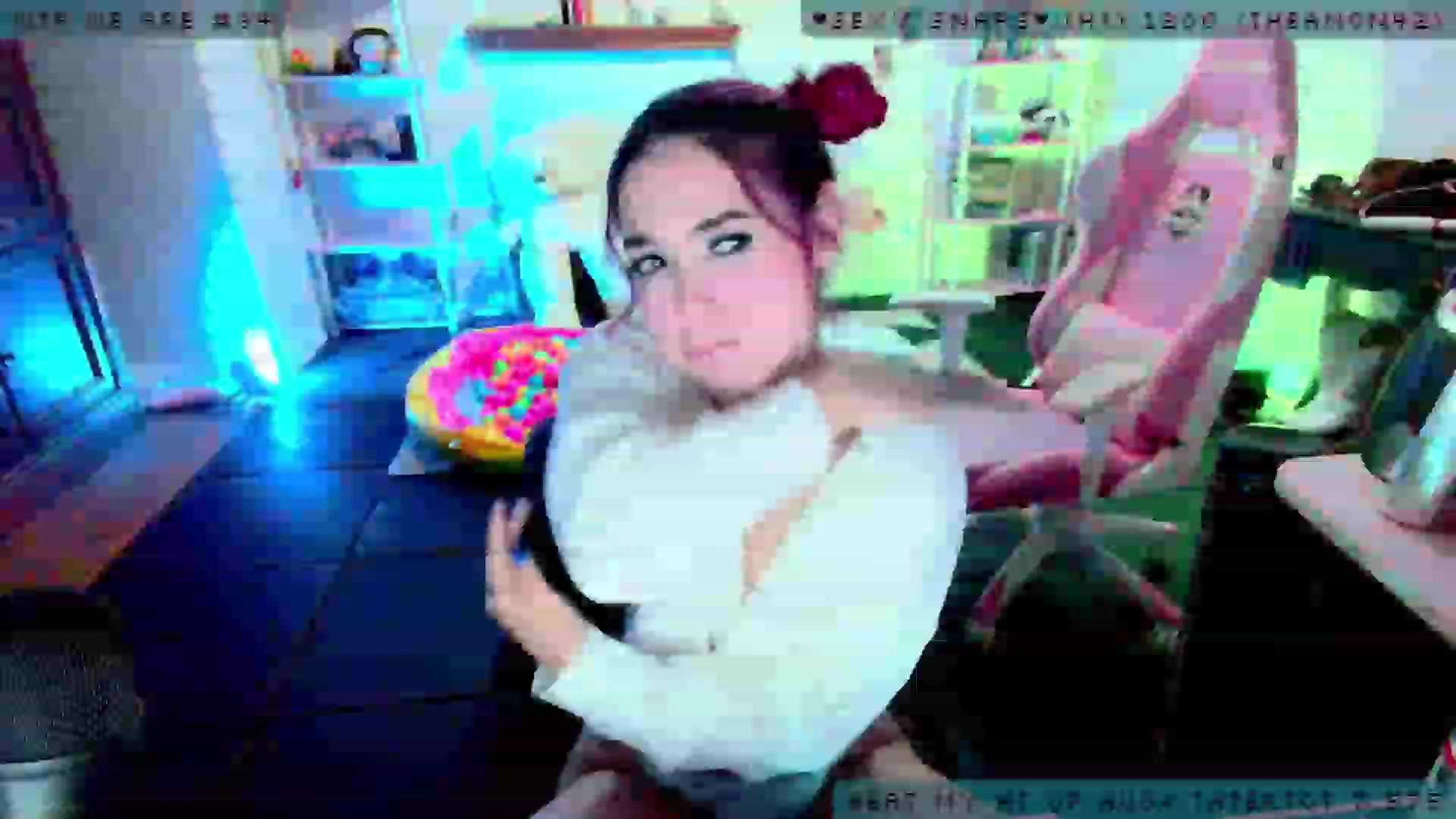 Gallery image thumbnail from JessWhitmore's myfreecams stream on, 08/21/2023, 07:46 image 6 of 20