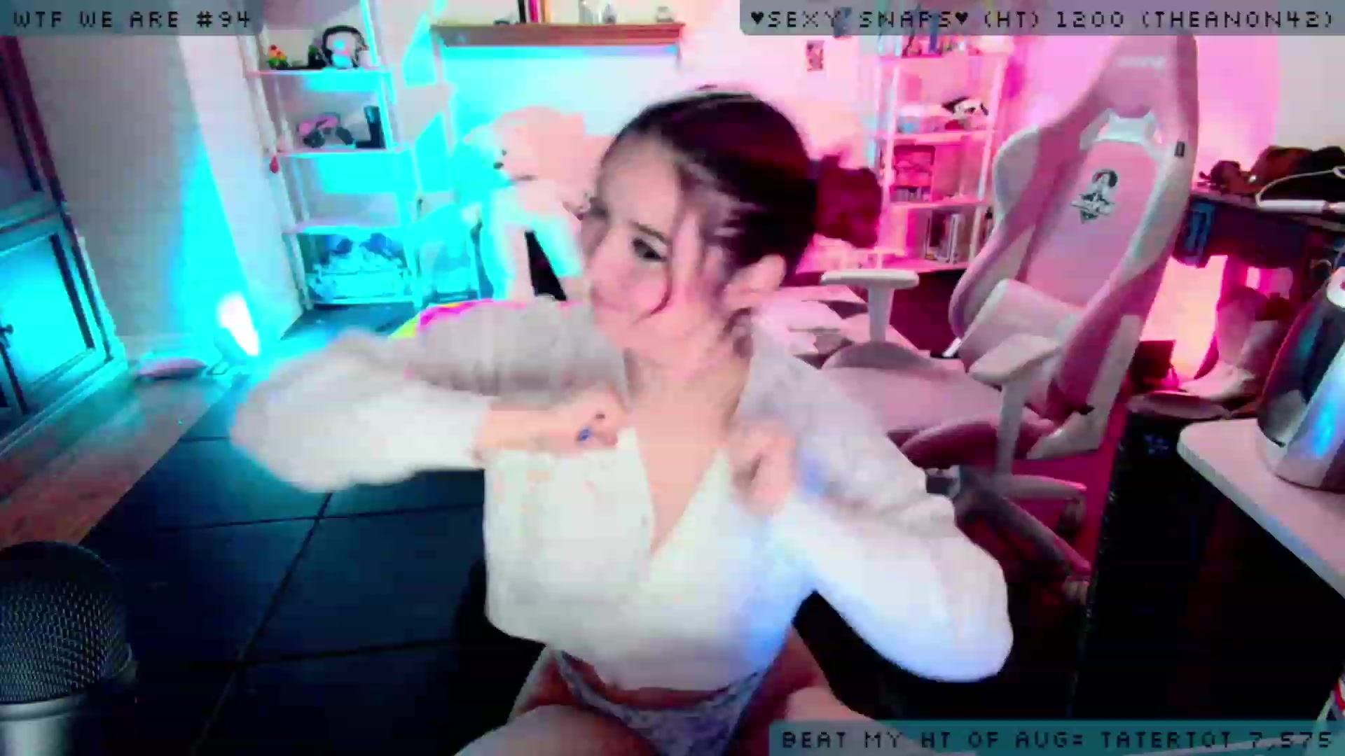 Gallery image thumbnail from JessWhitmore's myfreecams stream on, 08/21/2023, 07:46 image 7 of 20