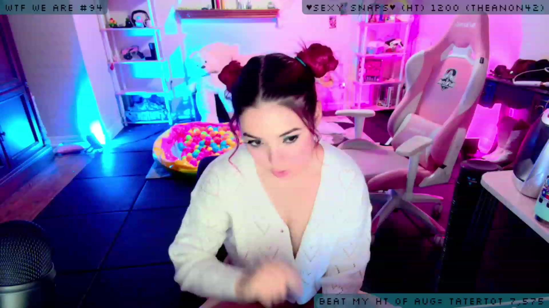 Gallery image thumbnail from JessWhitmore's myfreecams stream on, 08/21/2023, 07:46 image 15 of 20