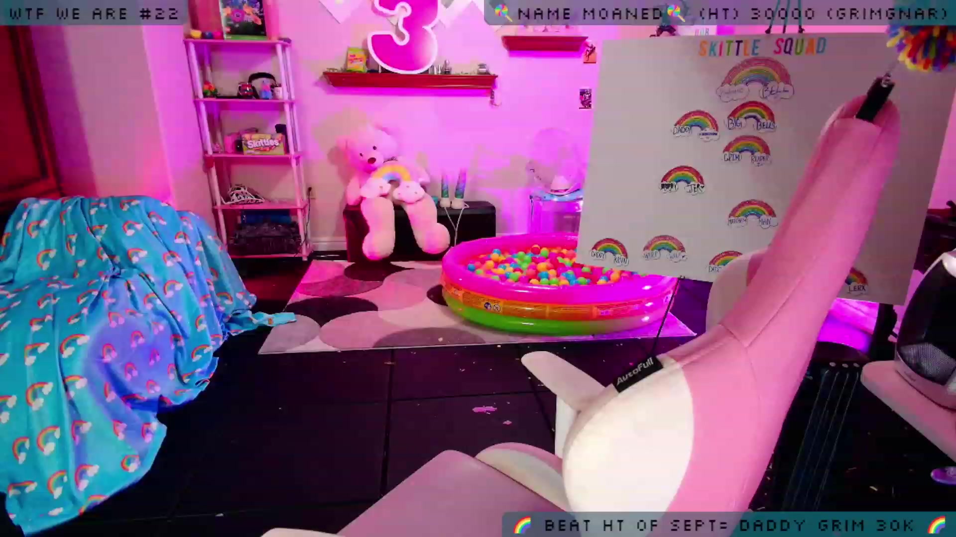 Gallery image thumbnail from JessWhitmore's myfreecams stream on, 09/16/2023, 07:31 image 7 of 20